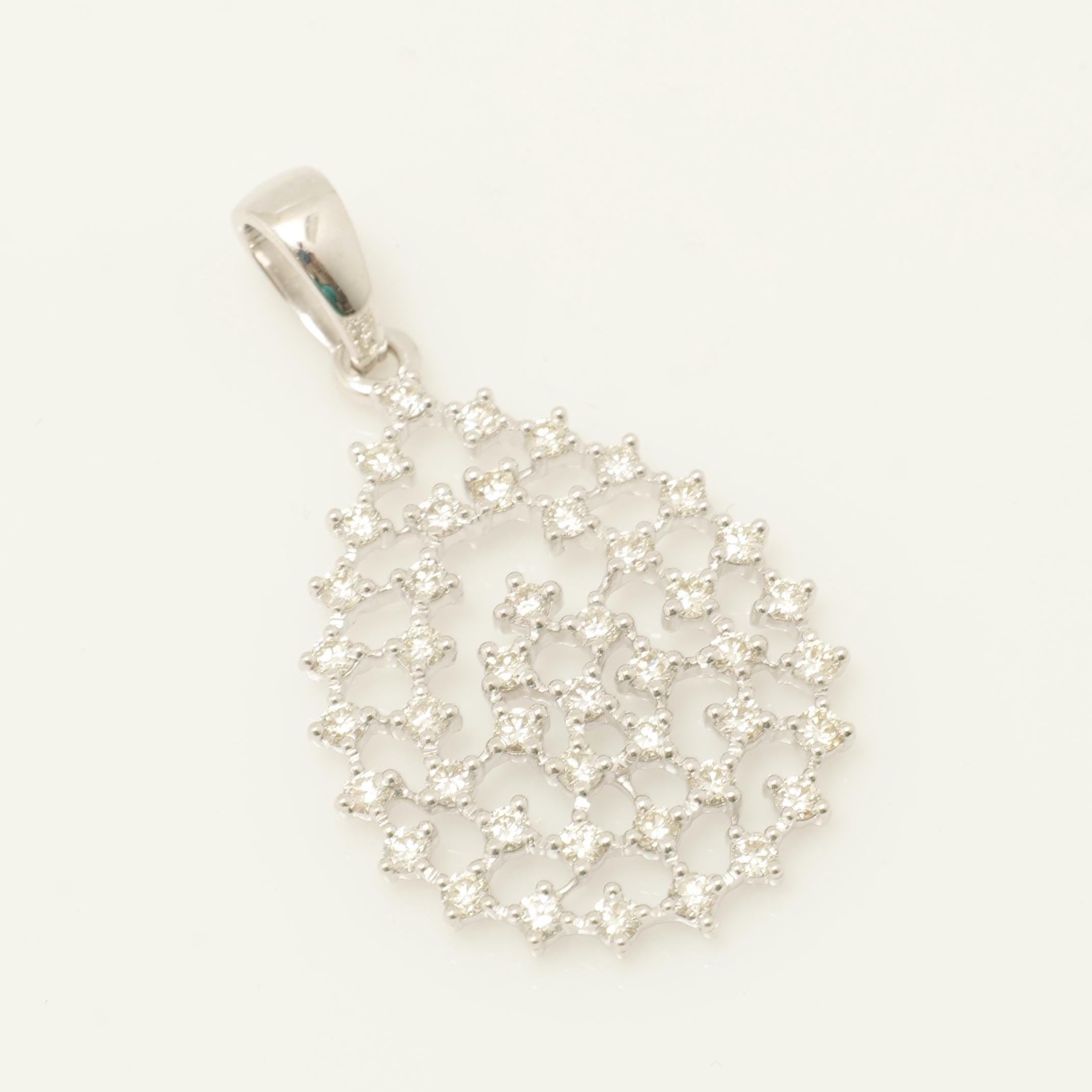 Taille ronde Collier de diamants en forme de goutte céleste en or massif 14k (certifié) en vente
