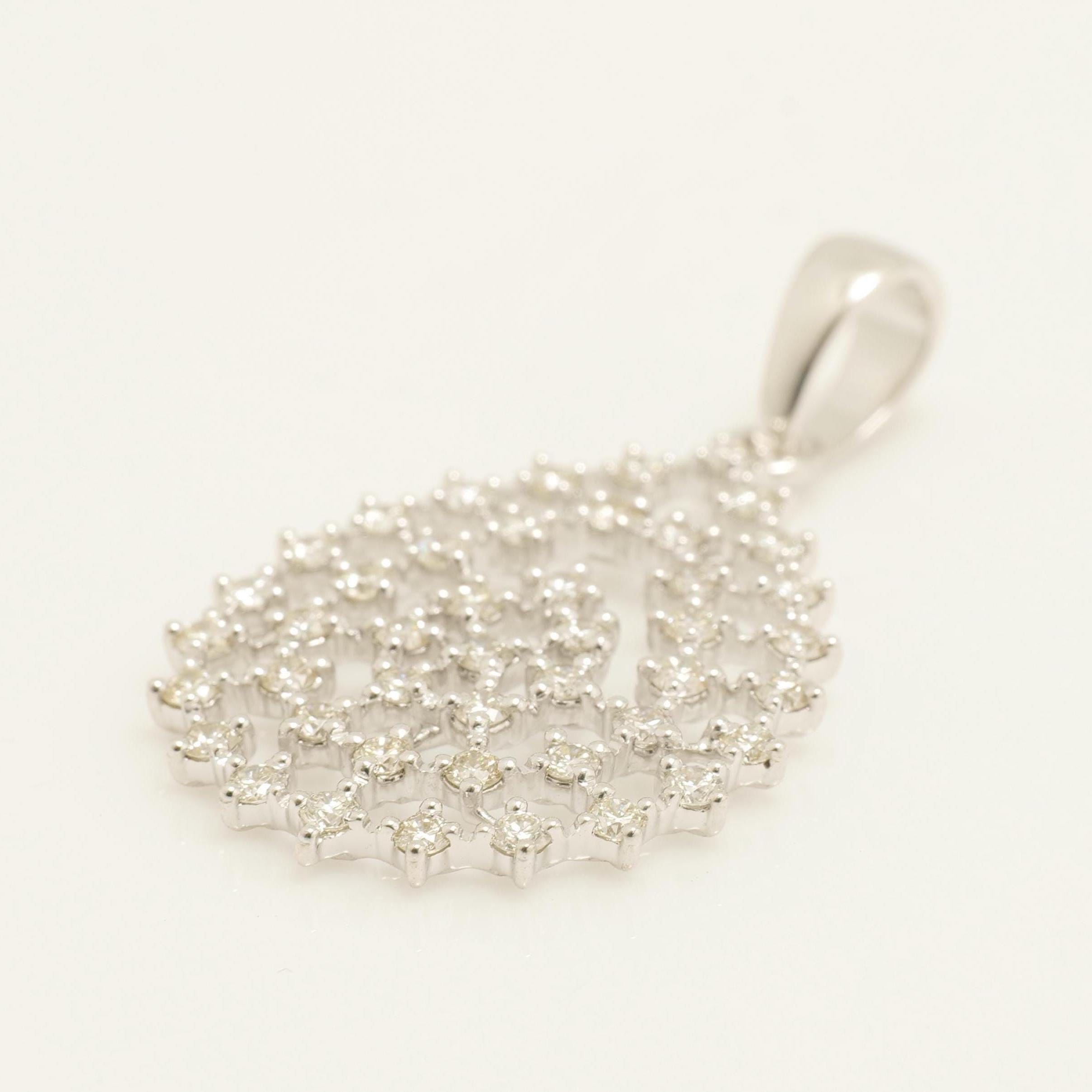 Collier de diamants en forme de goutte céleste en or massif 14k (certifié) Pour femmes en vente