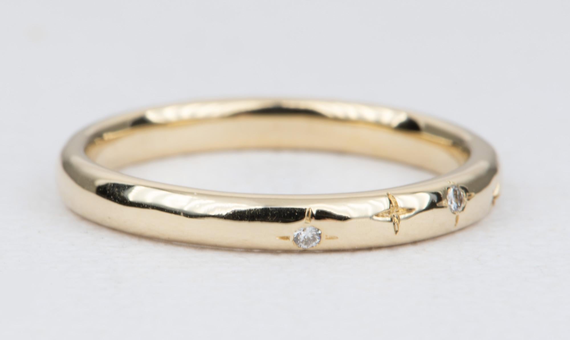 Verlobungsring aus 14 Karat Gold mit Celestial-Themed Diamant und Sternen AD2316 (Rundschliff)