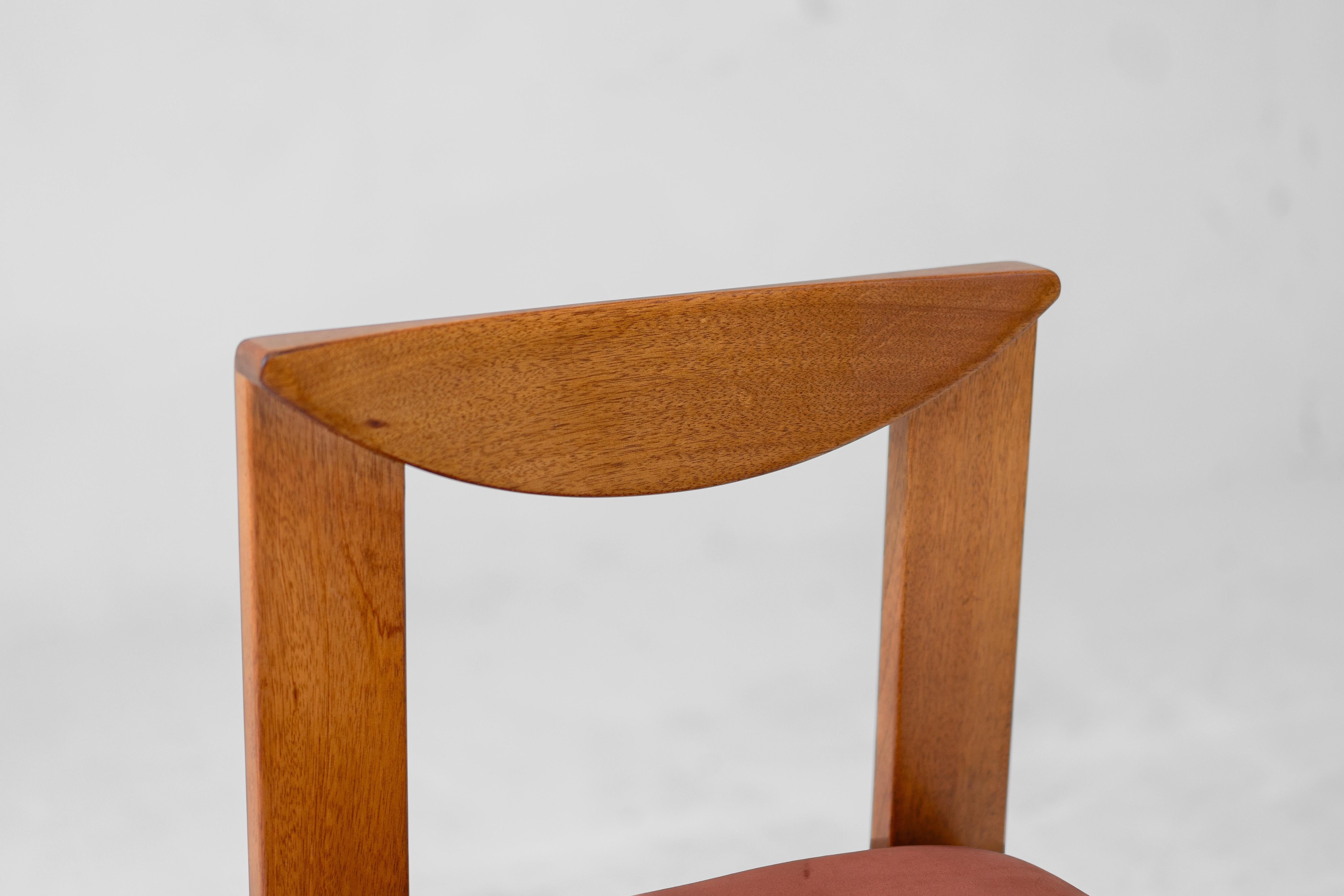 Celestine Stuhl, Holzstuhl mit Samtsitz (2 Stühle) im Angebot 2