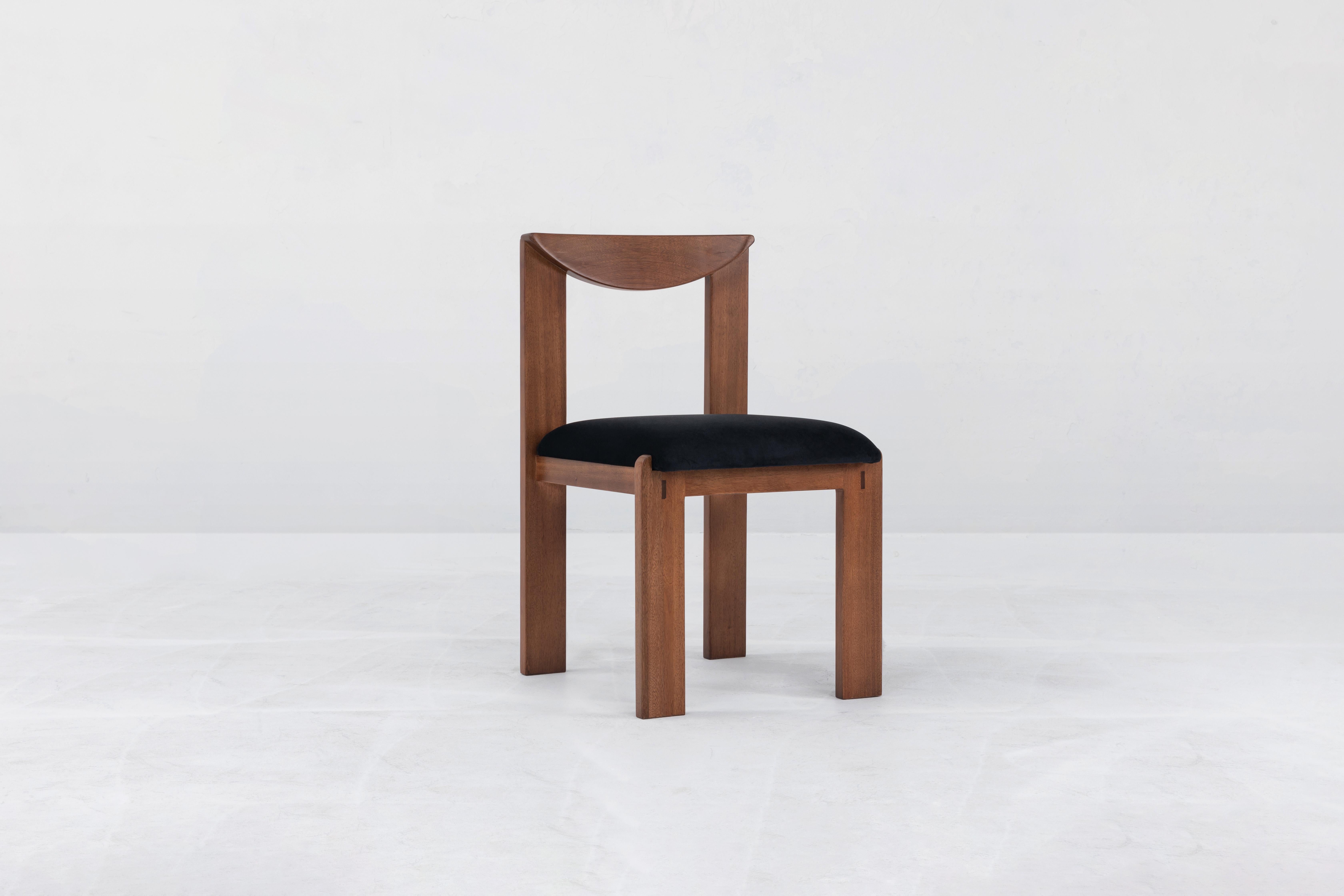 Celestine Stuhl, Holzstuhl mit Samtsitz (2 Stühle) im Angebot 3