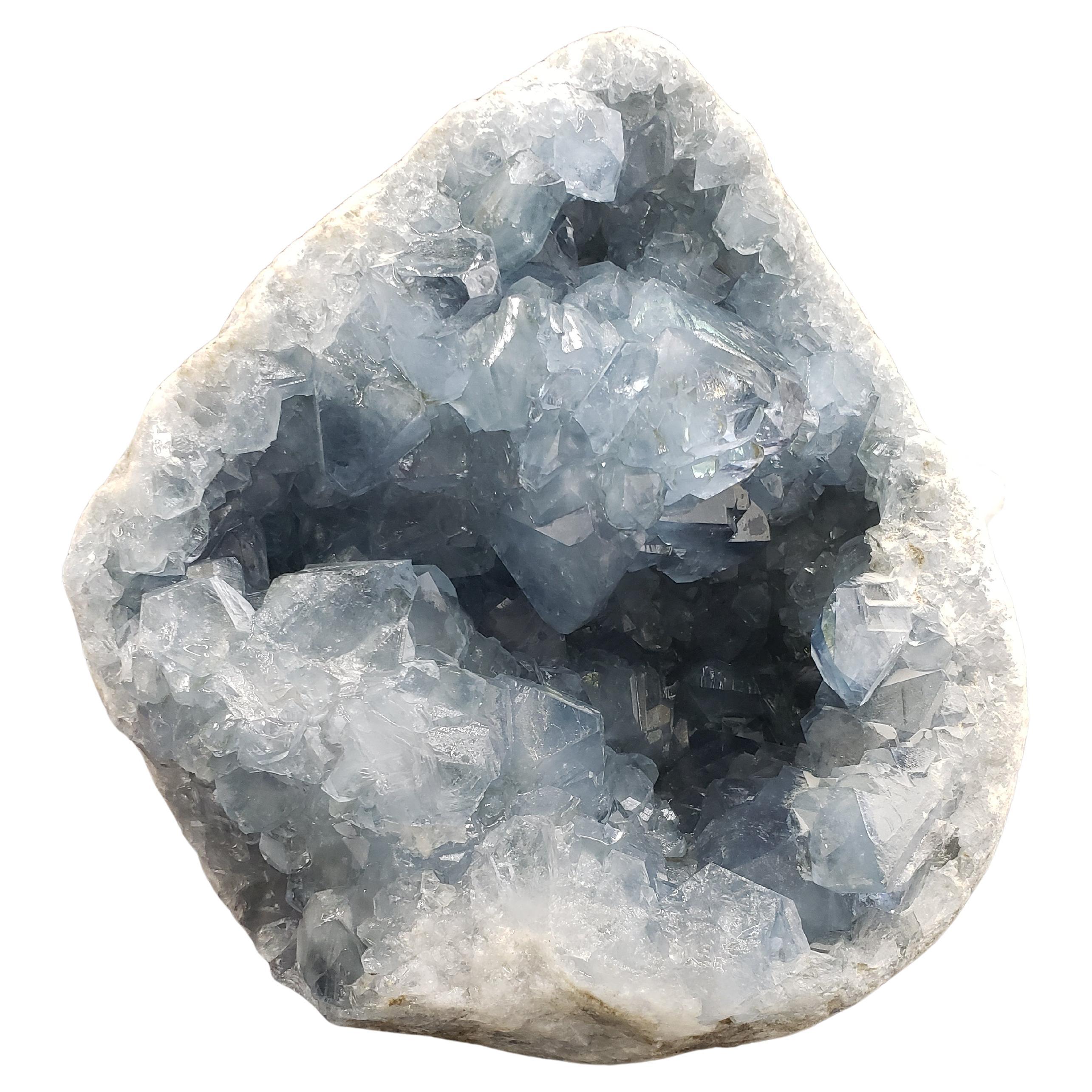Geode di Celestino con cristalli geminati in vendita