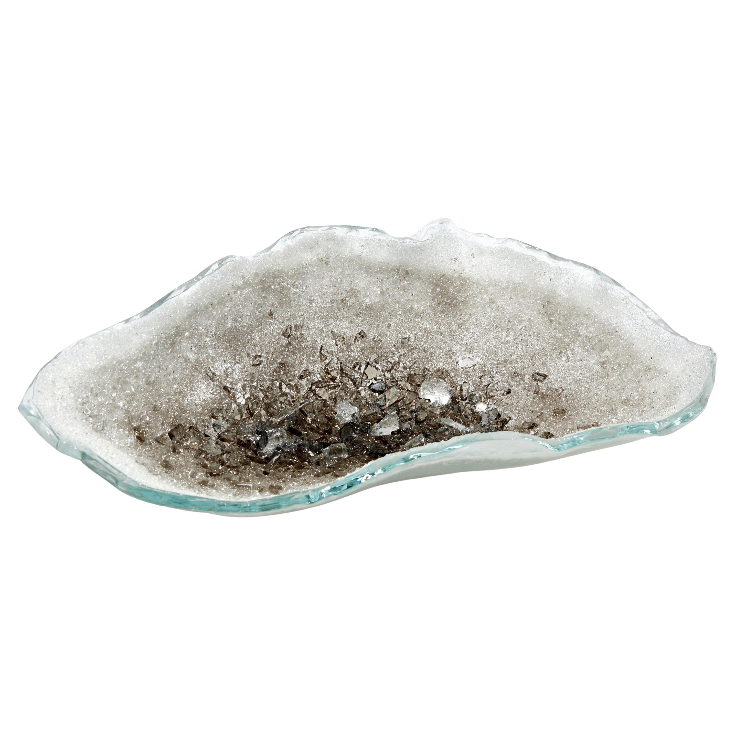 Celestine IX, einzigartiger Tafelaufsatz aus strukturierter Bronze und weißem Glas von Wayne Charmer