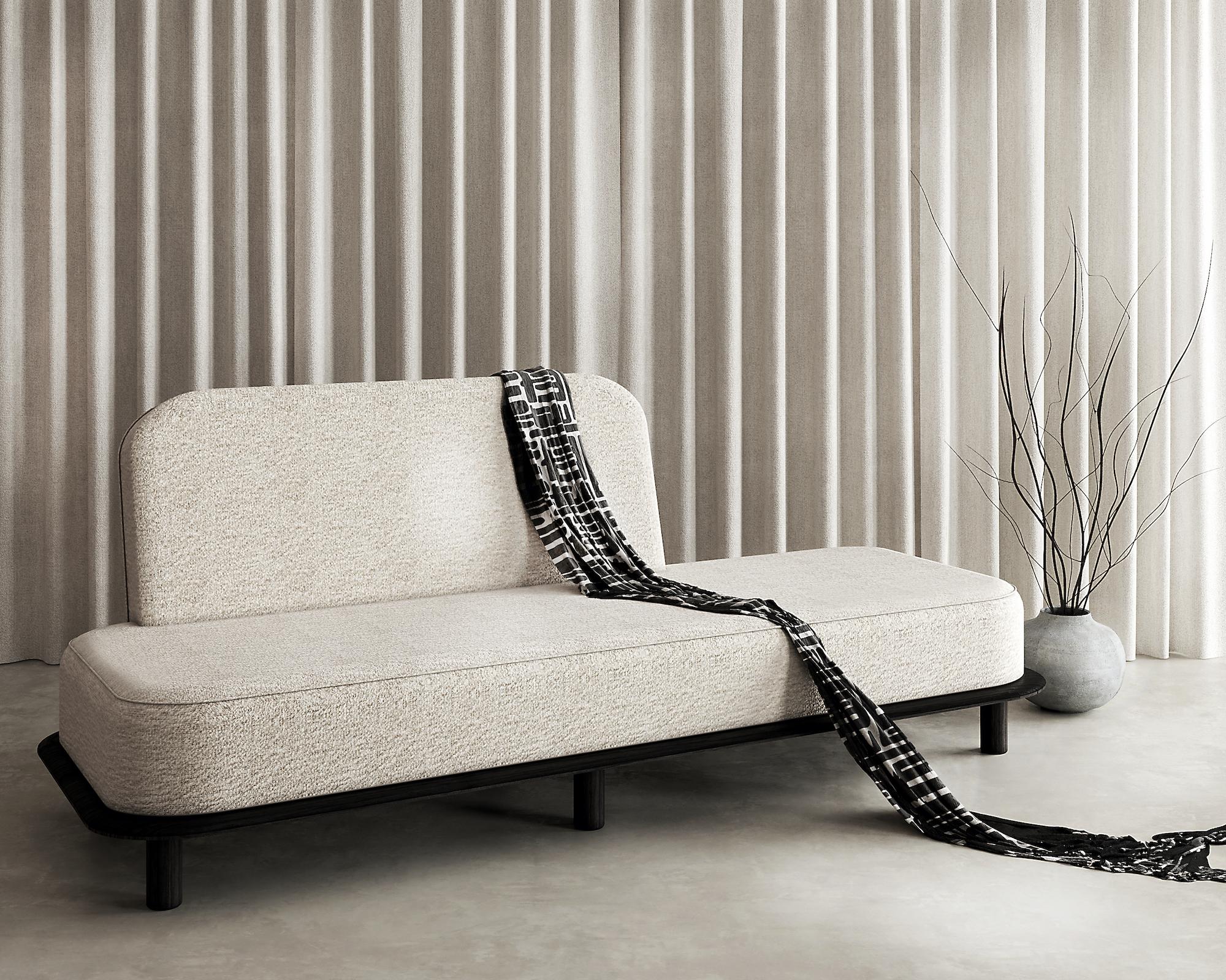 Divano Célestine dello Studio Awe Gaertner
Dimensioni: P 80 x L 225 x H 90 cm.
Materiali: Rovere massiccio e tessuto Kvadrat Zero (n.001) (65% cotone, 20% acrilico, 15% poliestere).

DESIGN BY STUDIO UWE GAERTNER

La collezione di mobili dello