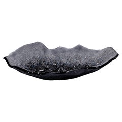 Centre de table sculptural Celestine V, noir et gris en verre scintillant de Wayne Charmer