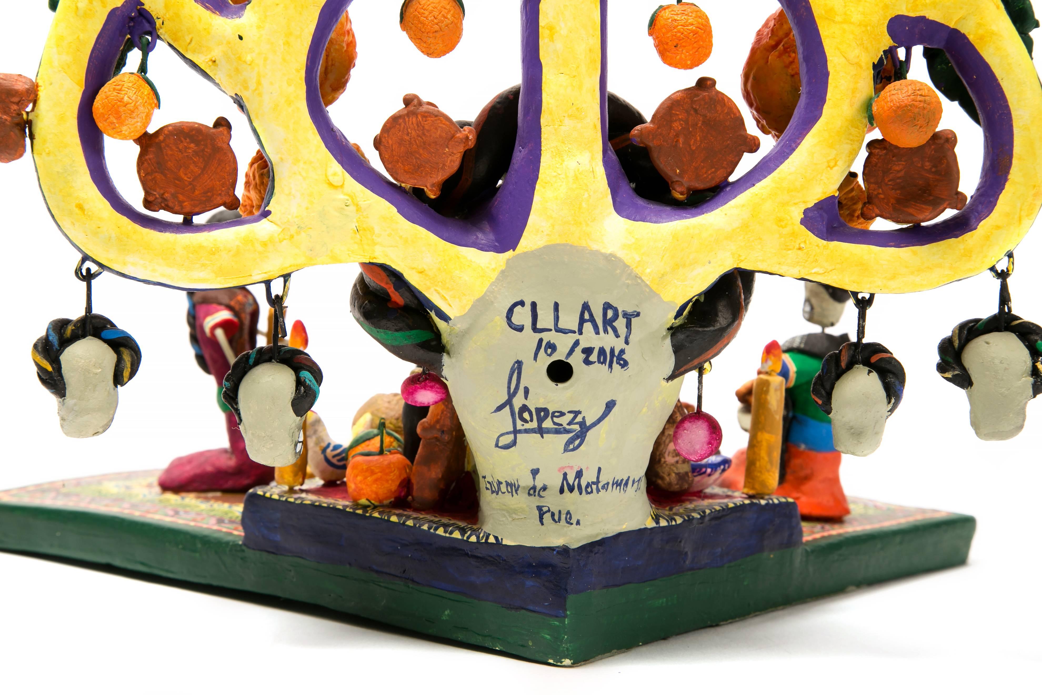 FREE SHIPPING TO WORLDWIDE!

Artisan: Celestino Lopez Hernandez
MASTERPIECE 
Made with natural clay and polychrome painting. Hand-modeled technique and cooked in an oven.

- Dimensions: 12