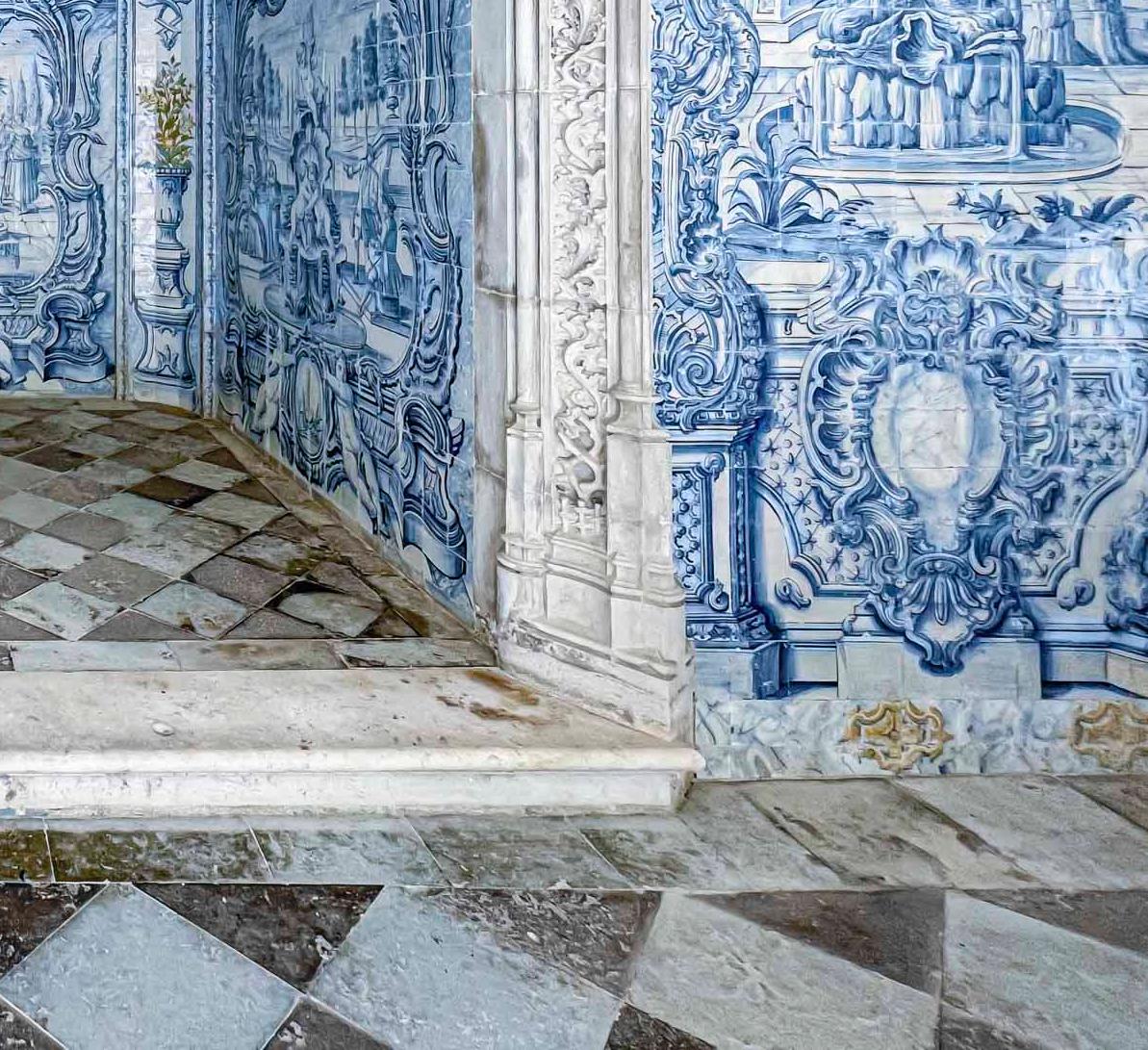 Céo De Azulejos. Aus der Iberia-Serie (Grau), Color Photograph, von Celia Rogge