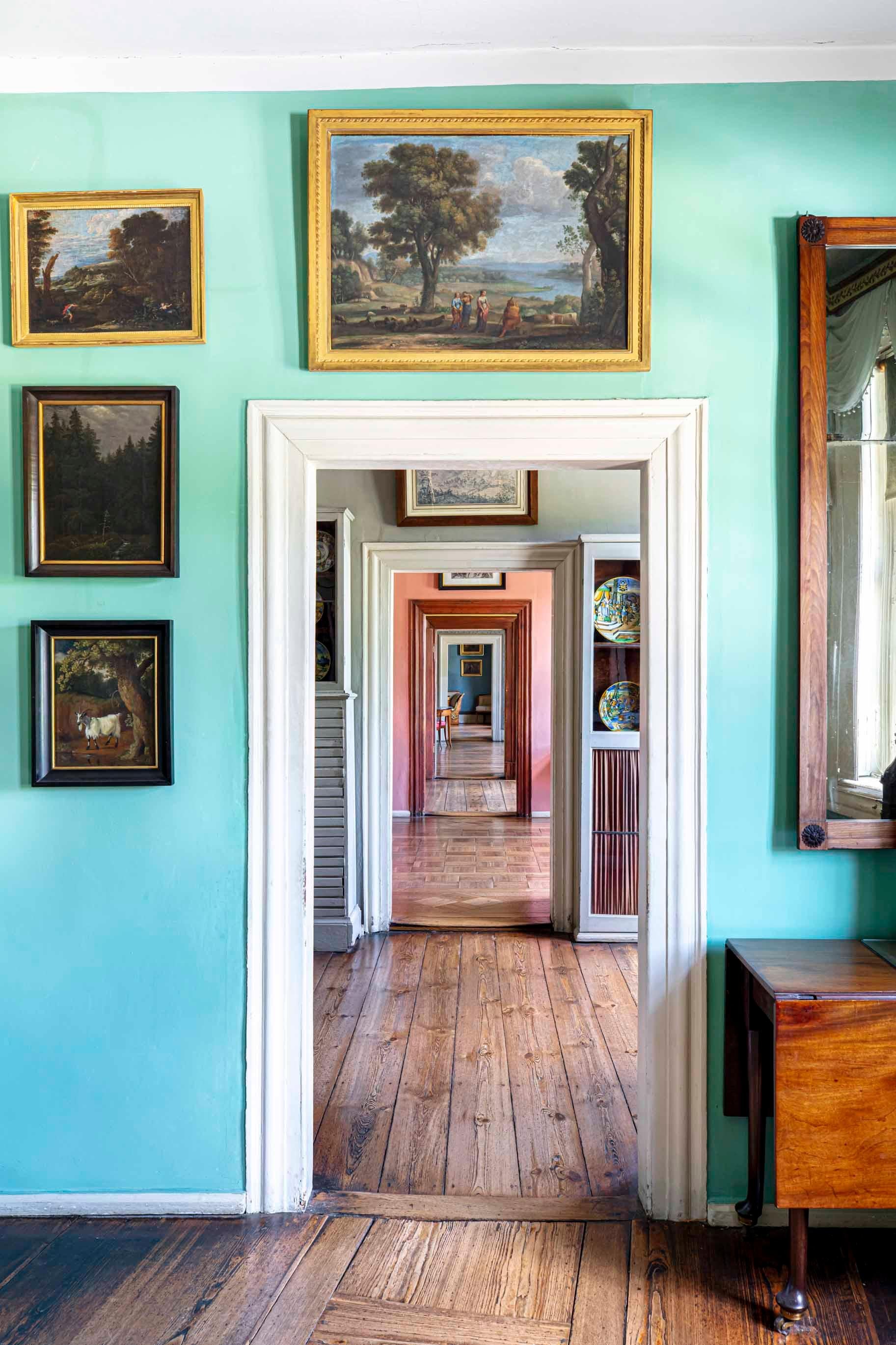 Color Photograph Celia Rogge - Le Farbenspiel de Goethe. De la série Enfilades poétiques