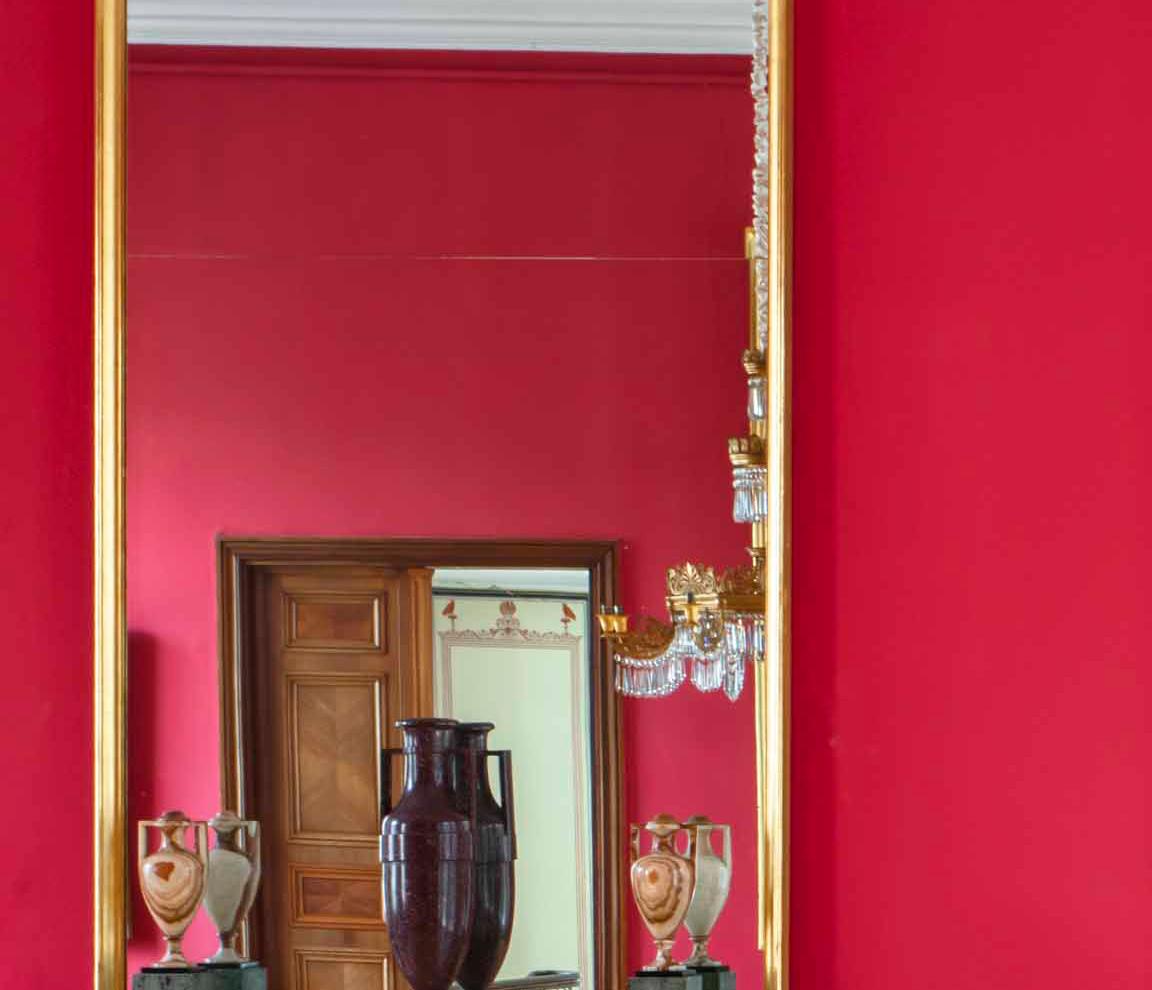 Grün Ist Die Hoffnung. Aus der Schinkel Enfilades - Interiors-Serie – Photograph von Celia Rogge