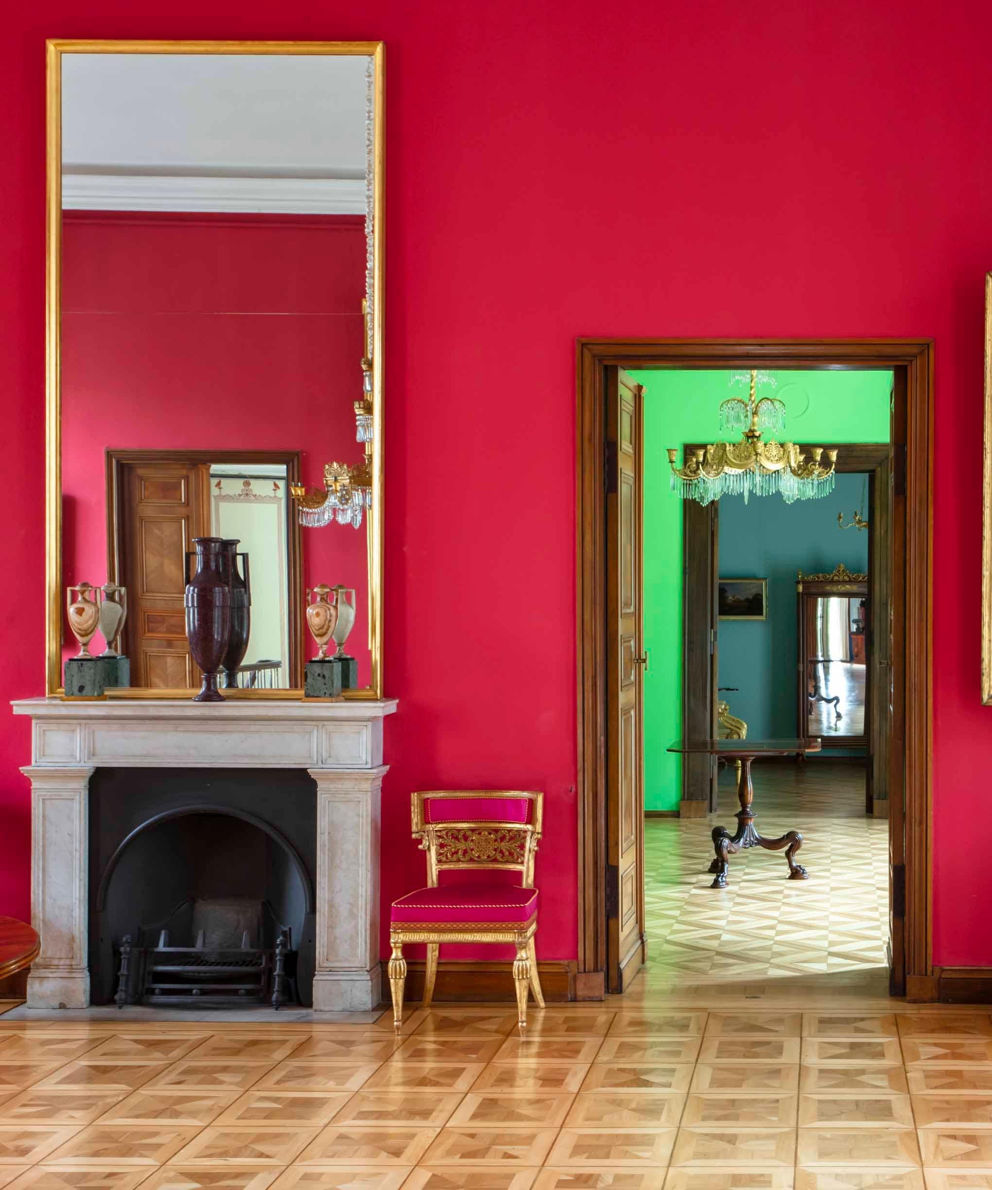 Celia Rogge Color Photograph – Grün Ist Die Hoffnung. Aus der Schinkel Enfilades - Interiors-Serie