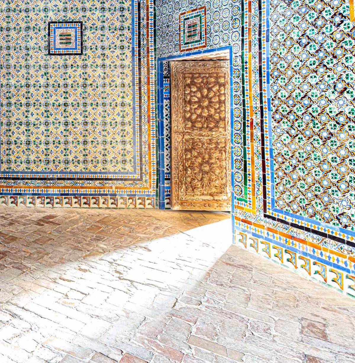 La Puerta Al Jardín Secr y Sueños Simétricos, Díptico. De la serie Iberia - Photograph Contemporáneo de Celia Rogge