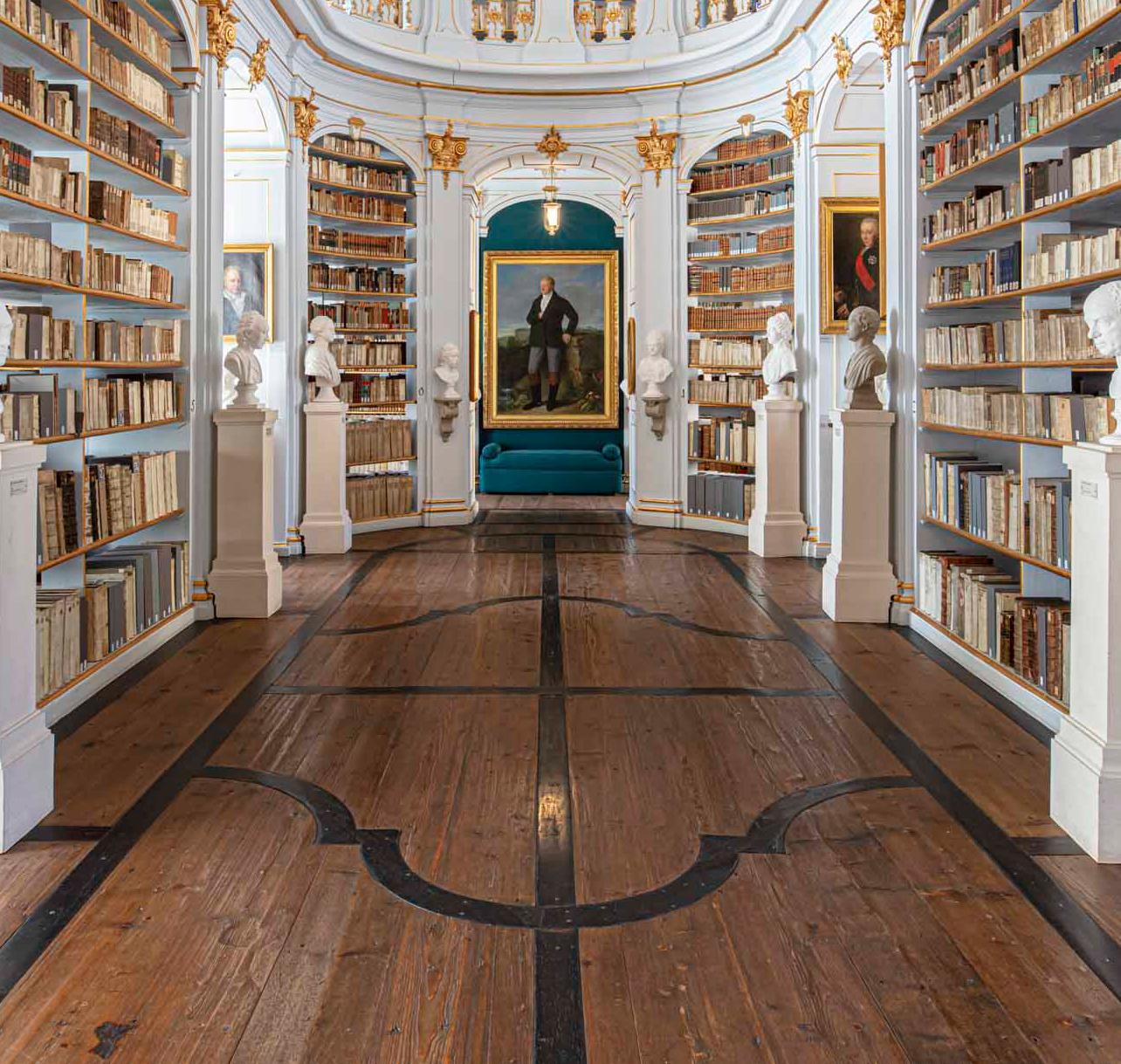 El Santuario de Anna Amalia. De la serie Grandes Interiores - Photograph de Celia Rogge
