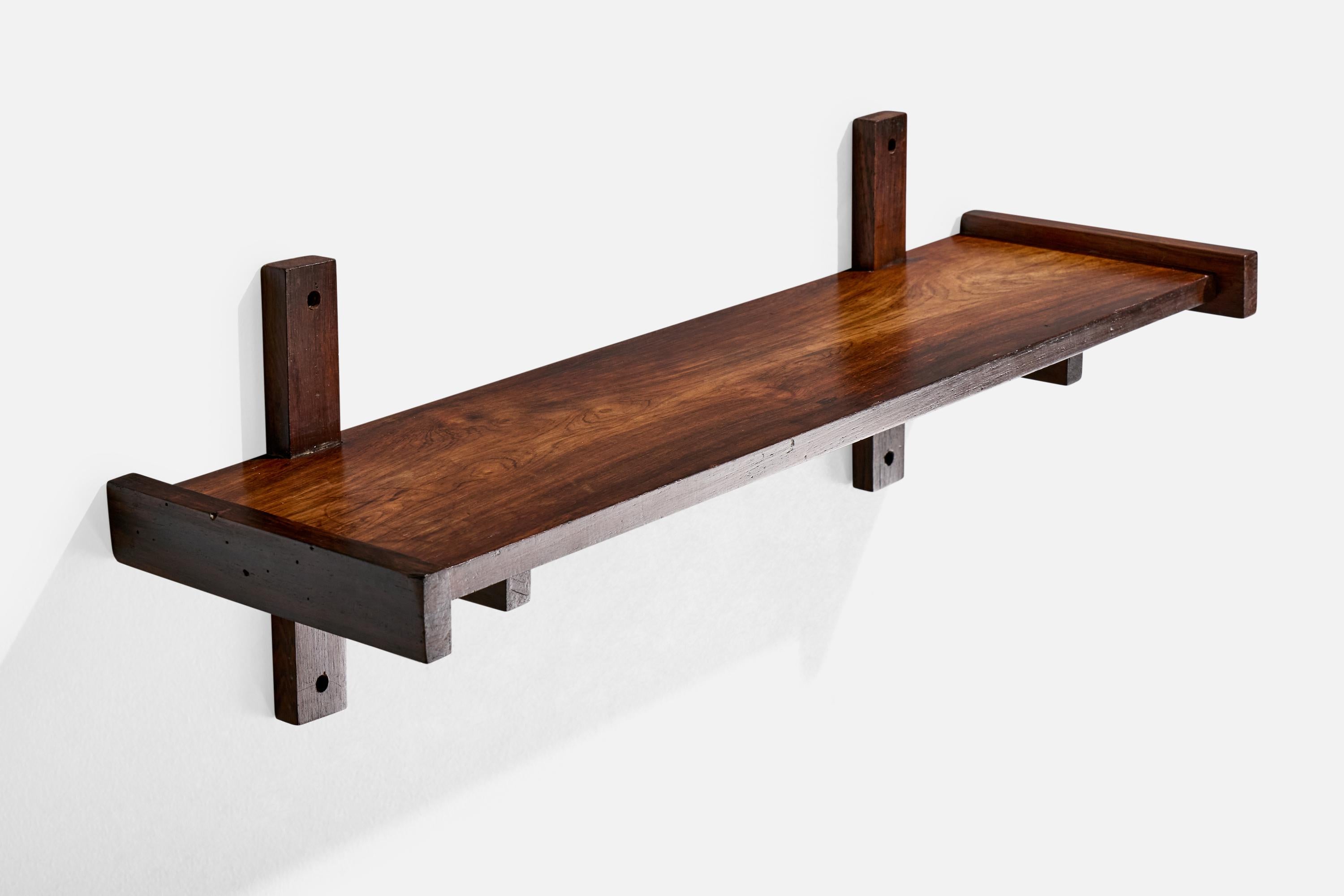 Console ou étagère murale produite par Celina Decorações, Rio de Janeiro, Brésil, C.C., années 1960.

Dimensions globales (pouces) : 10.25 