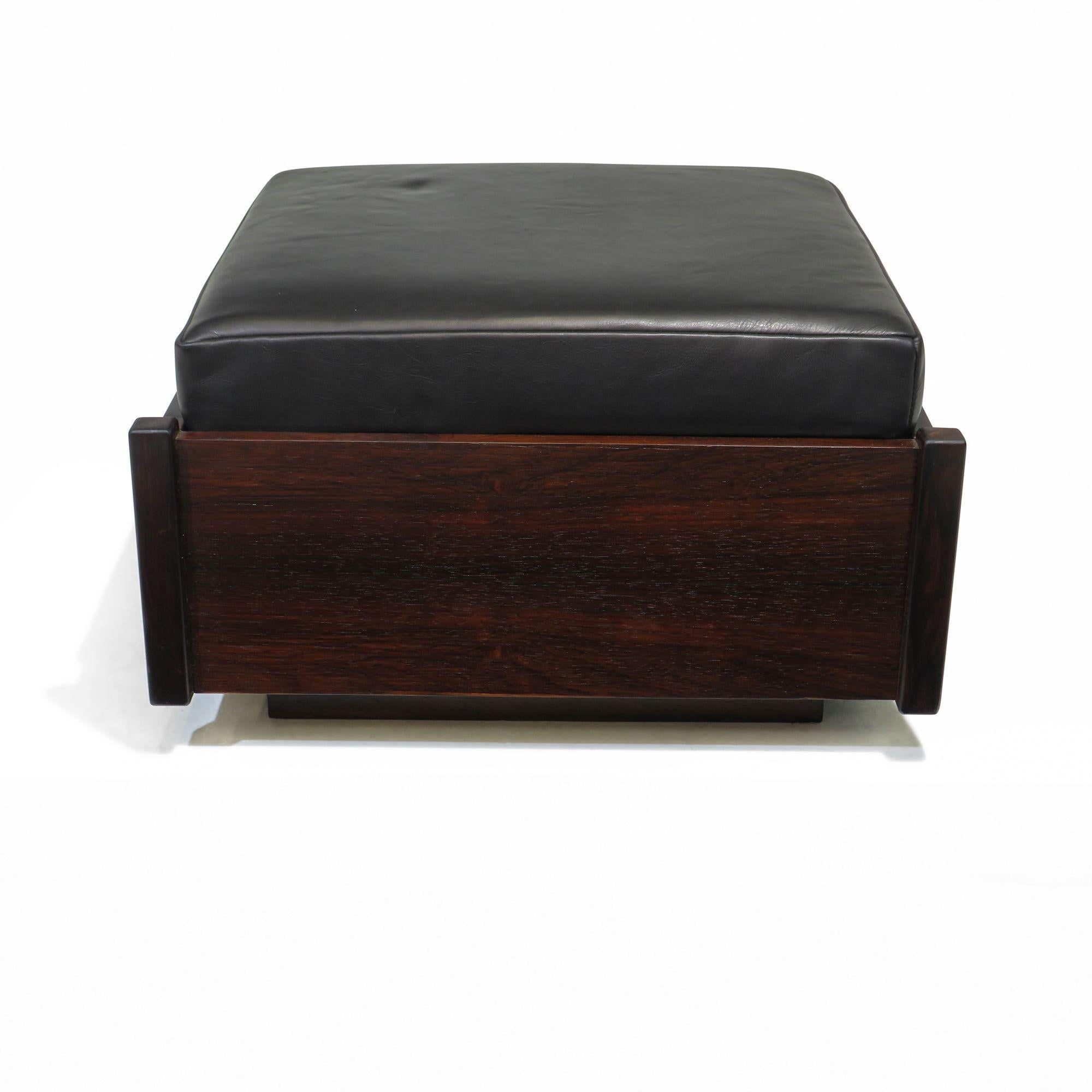 Mid-Century Modern Celina Decoracoes Rosewood Leather Bench with Storage For Sale