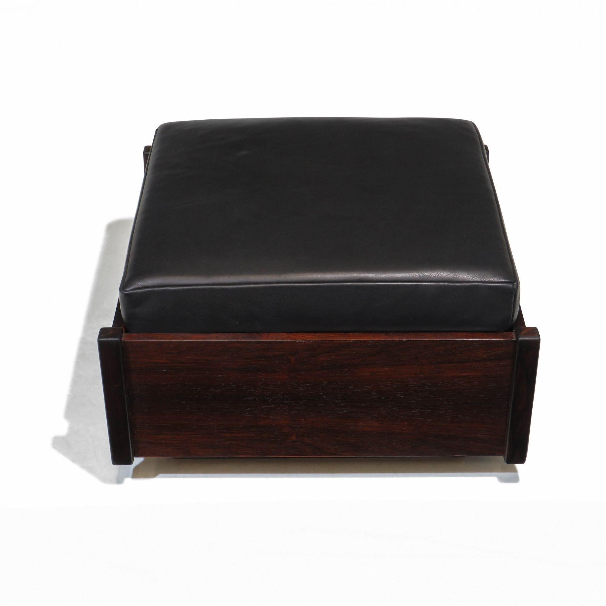 Brazilian Celina Decoracoes Rosewood Leather Bench with Storage For Sale