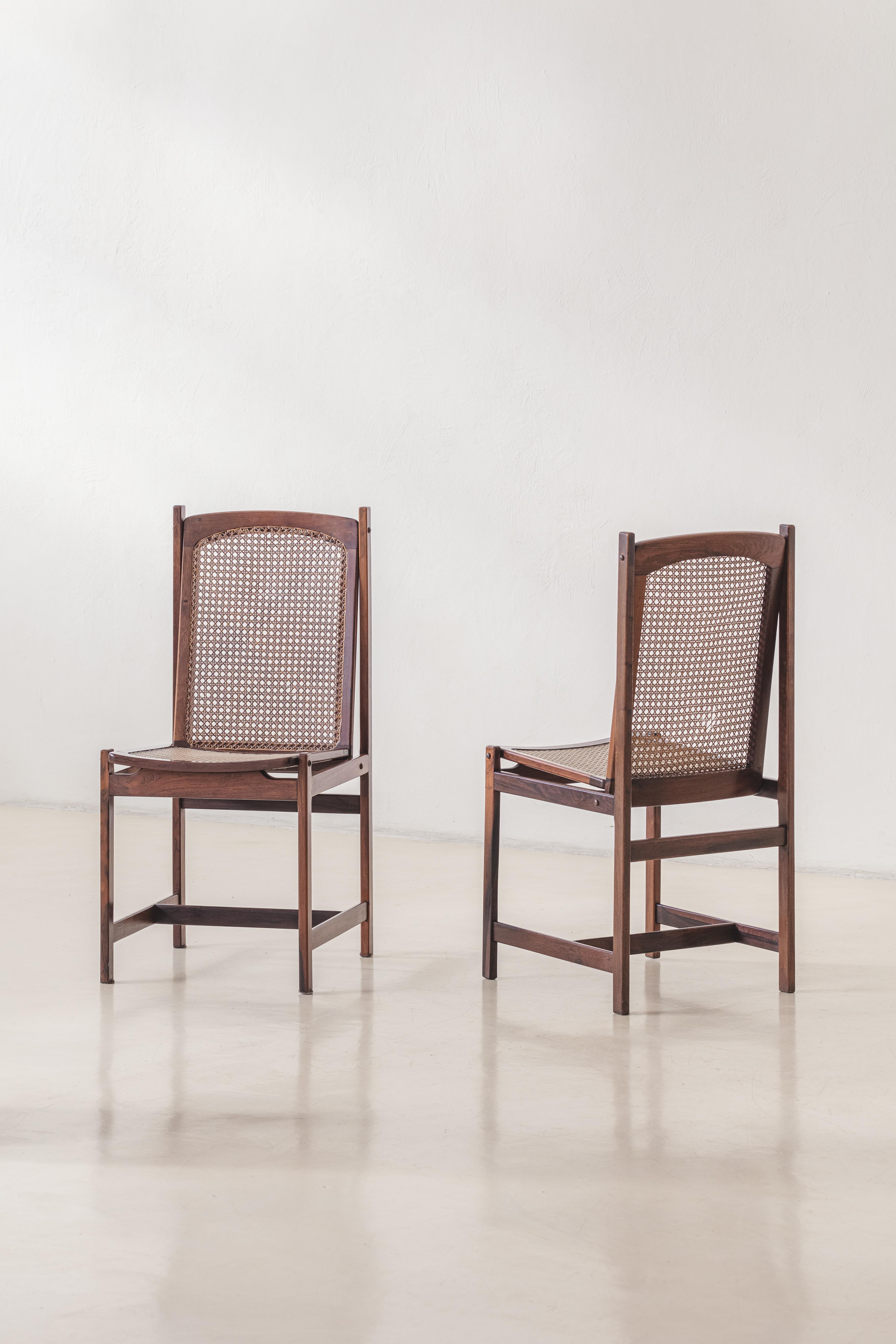 Celina Decorações set of six Dining Chairs, Rosewood and Cane, Mid-Century 1960s Bon état - En vente à New York, NY