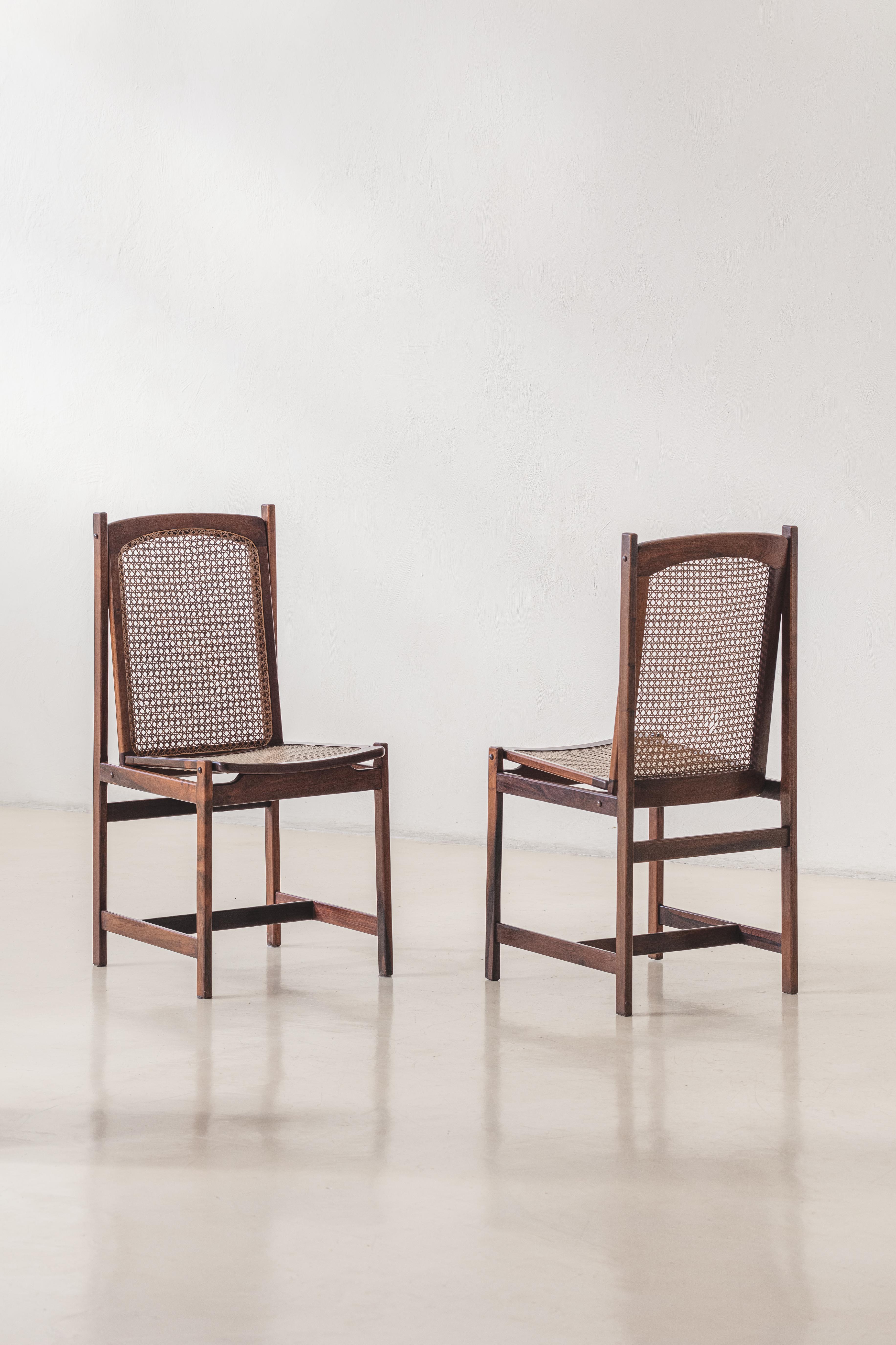 Milieu du XXe siècle Celina Decorações set of six Dining Chairs, Rosewood and Cane, Mid-Century 1960s en vente