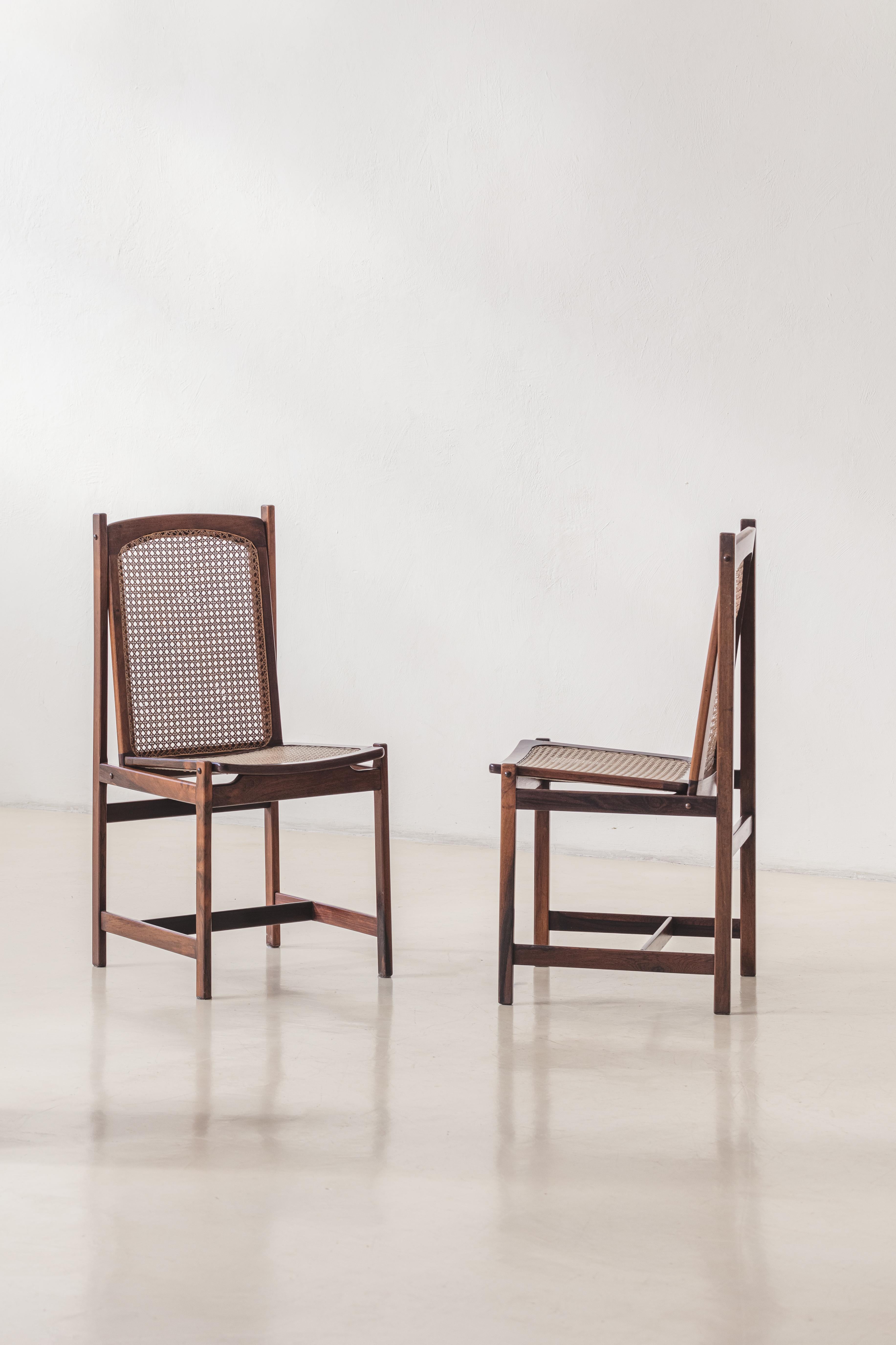 Bois Celina Decorações set of six Dining Chairs, Rosewood and Cane, Mid-Century 1960s en vente