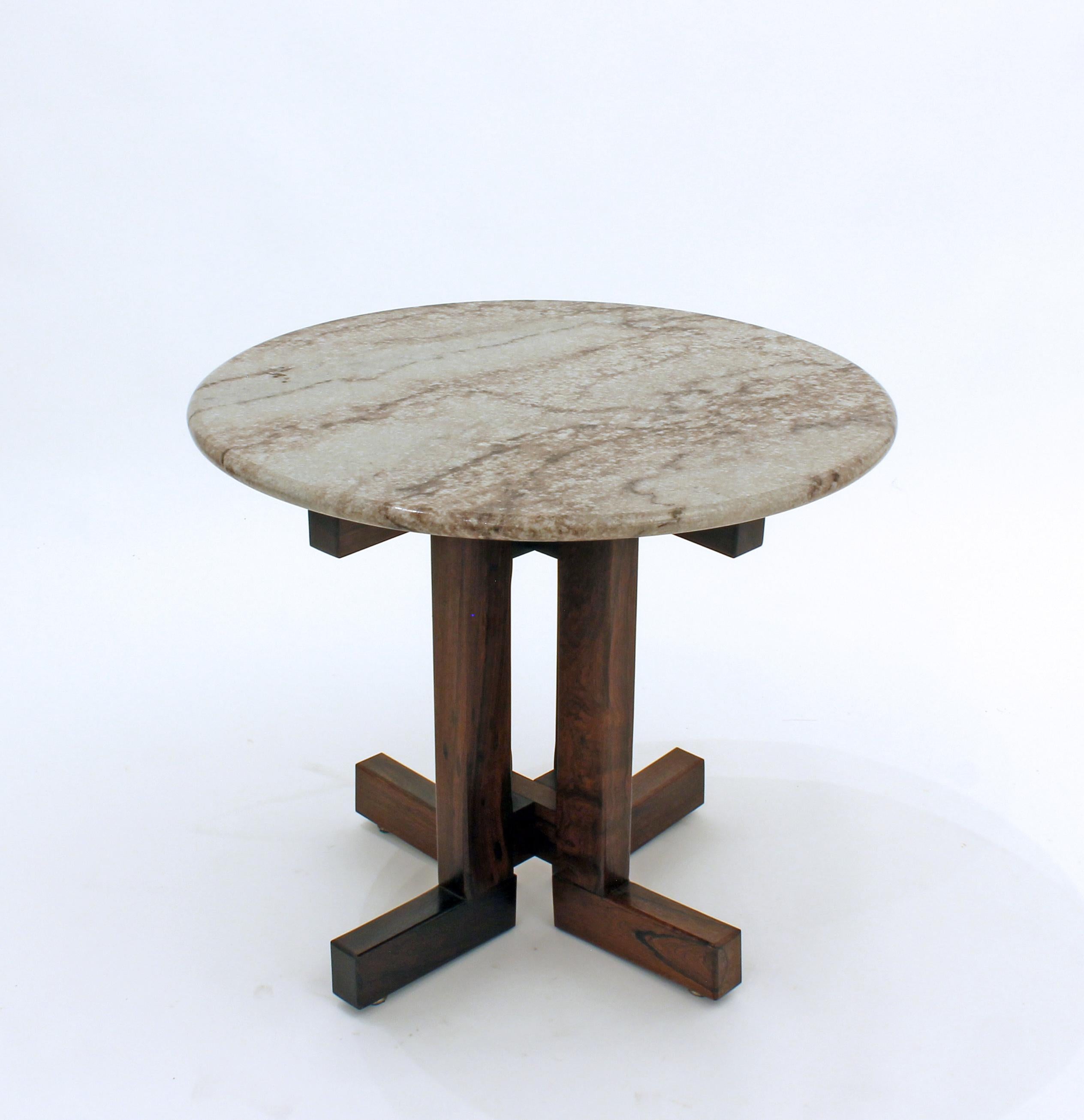 Celina Decorações Side Table In Good Condition For Sale In Washington, DC