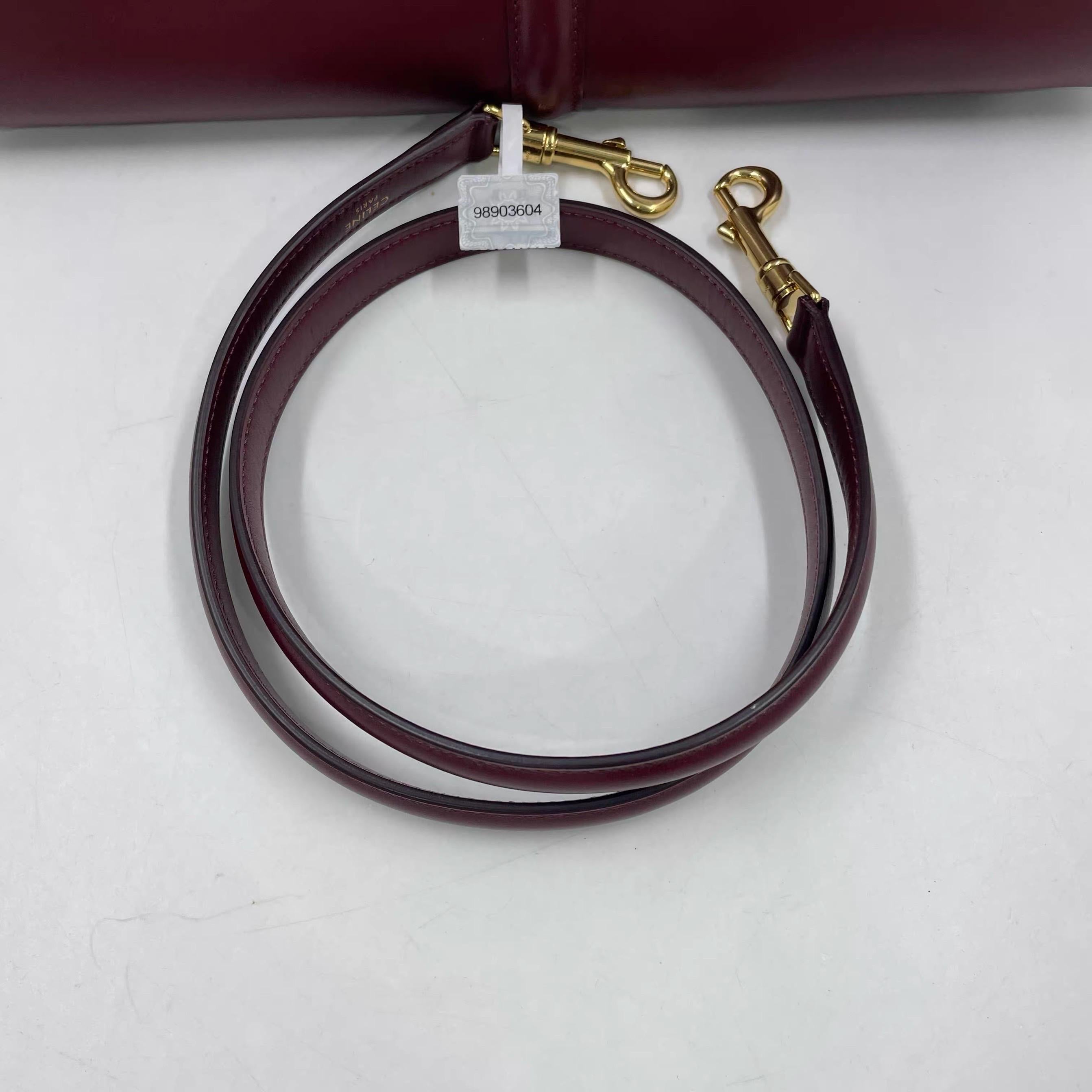 Celine 16 Borsa media in pelle di vitello liscia borgogna con tracolla in vendita 10