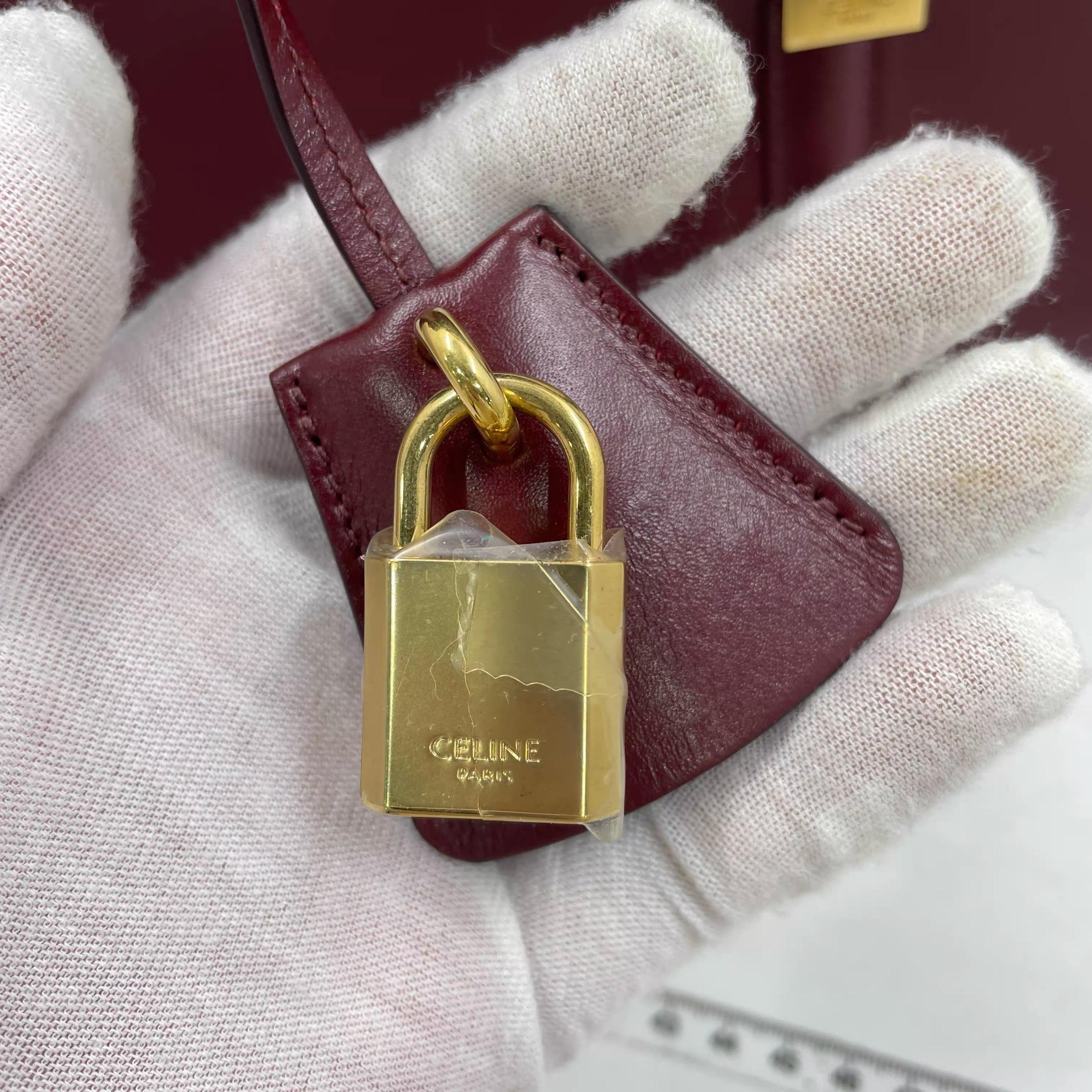 Celine 16 Borsa media in pelle di vitello liscia borgogna con tracolla in vendita 12