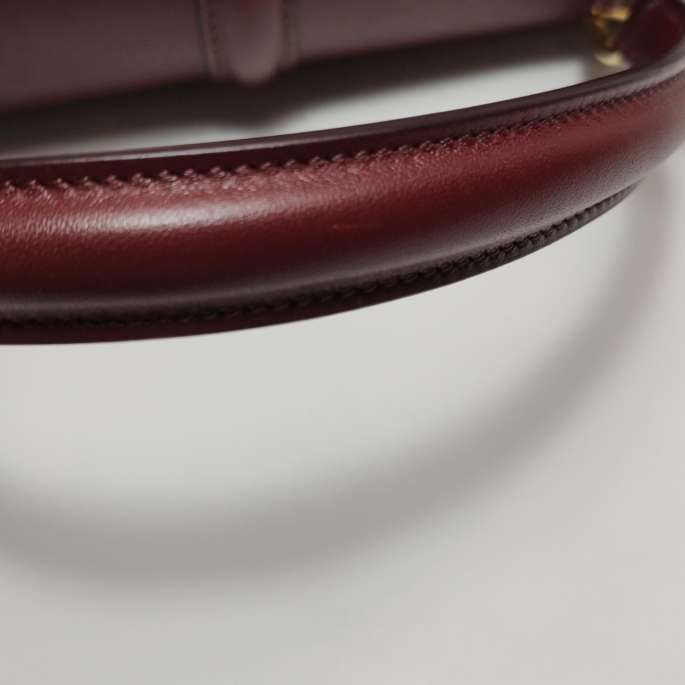 Celine 16 Borsa media in pelle di vitello liscia borgogna con tracolla in vendita 12