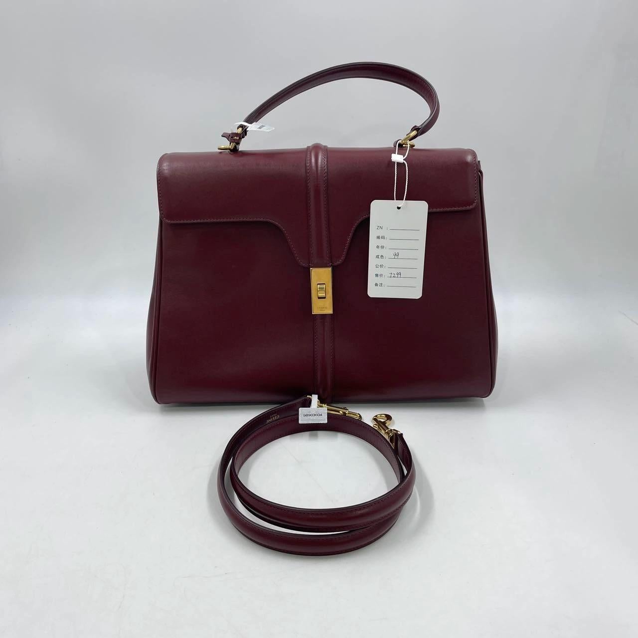 Celine 16 Borsa media in pelle di vitello liscia borgogna con tracolla in vendita 2