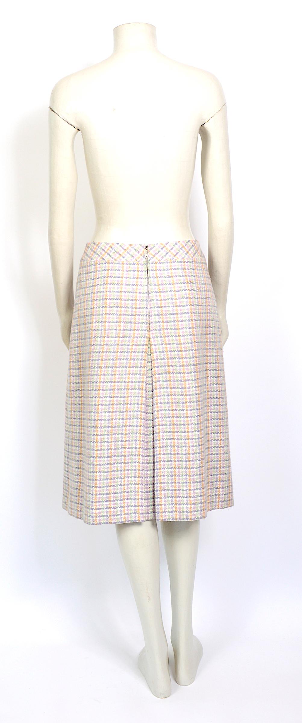Celine 1970s classic A-Line style pleated check pattern wool skirt In Excellent Condition In Antwerp, BE