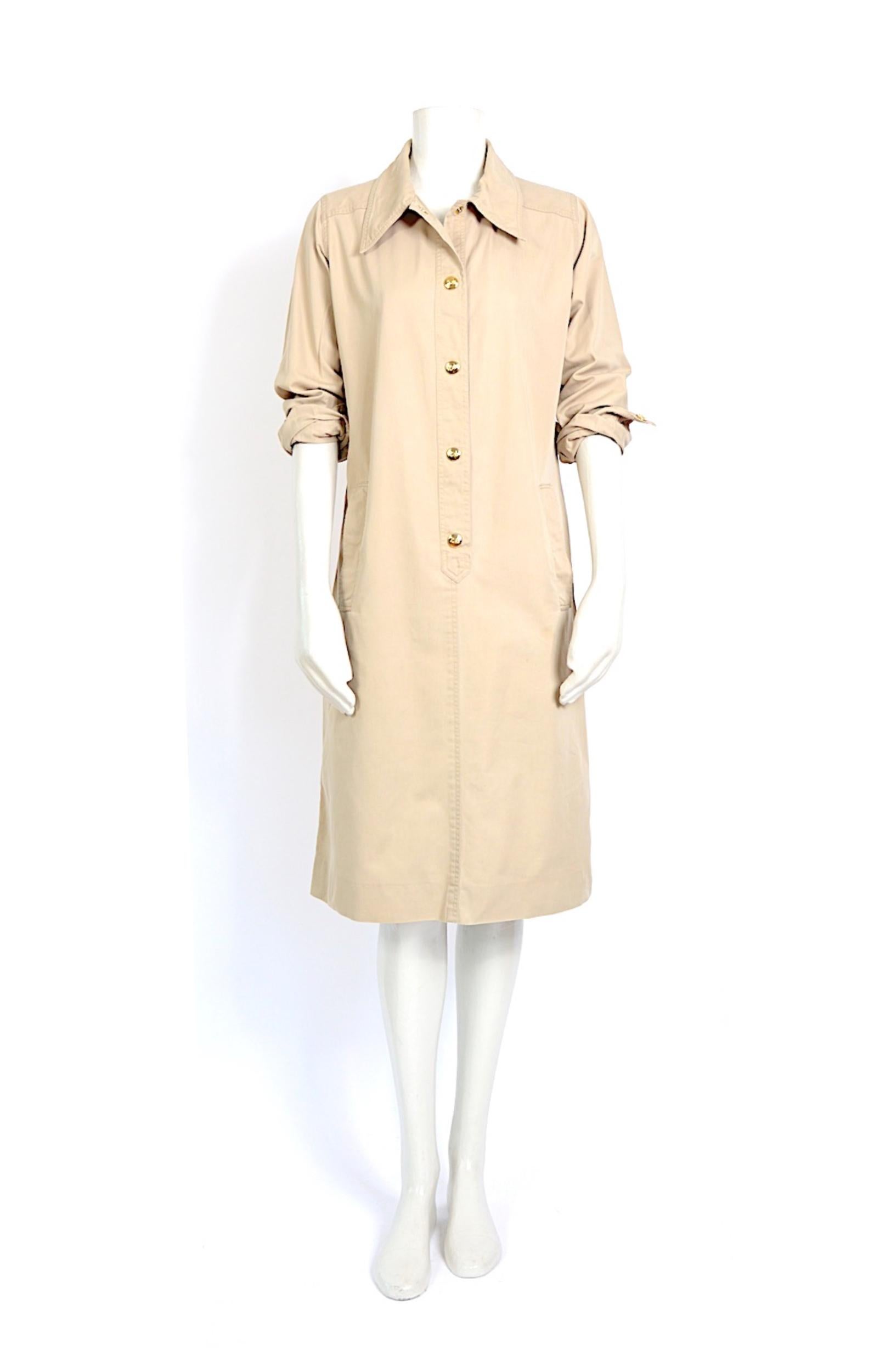 Celine 1970s vintage safari dress with gold buttons and slide front pockets In Good Condition In Antwerpen, Vlaams Gewest