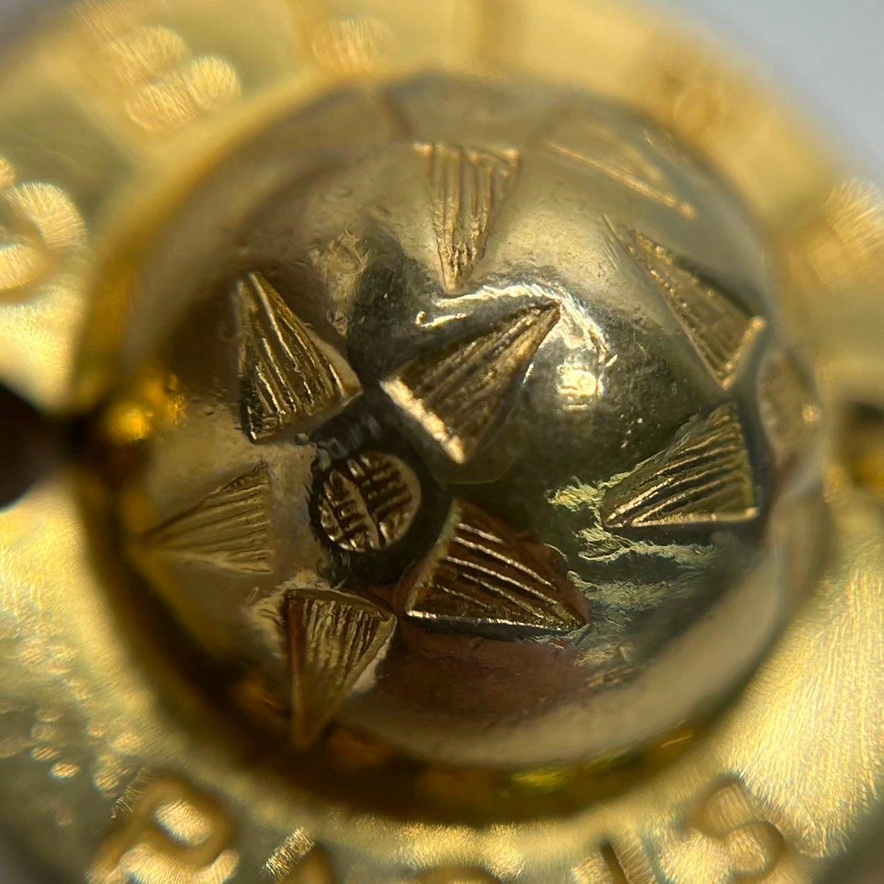 Celine 1990 Bracciale con charme Triomphe Planet in tonalità oro in vendita 9