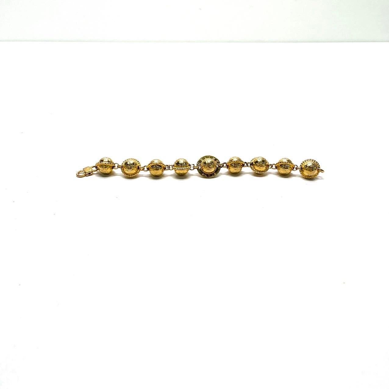 Celine 1990 Bracciale con charme Triomphe Planet in tonalità oro in vendita 5