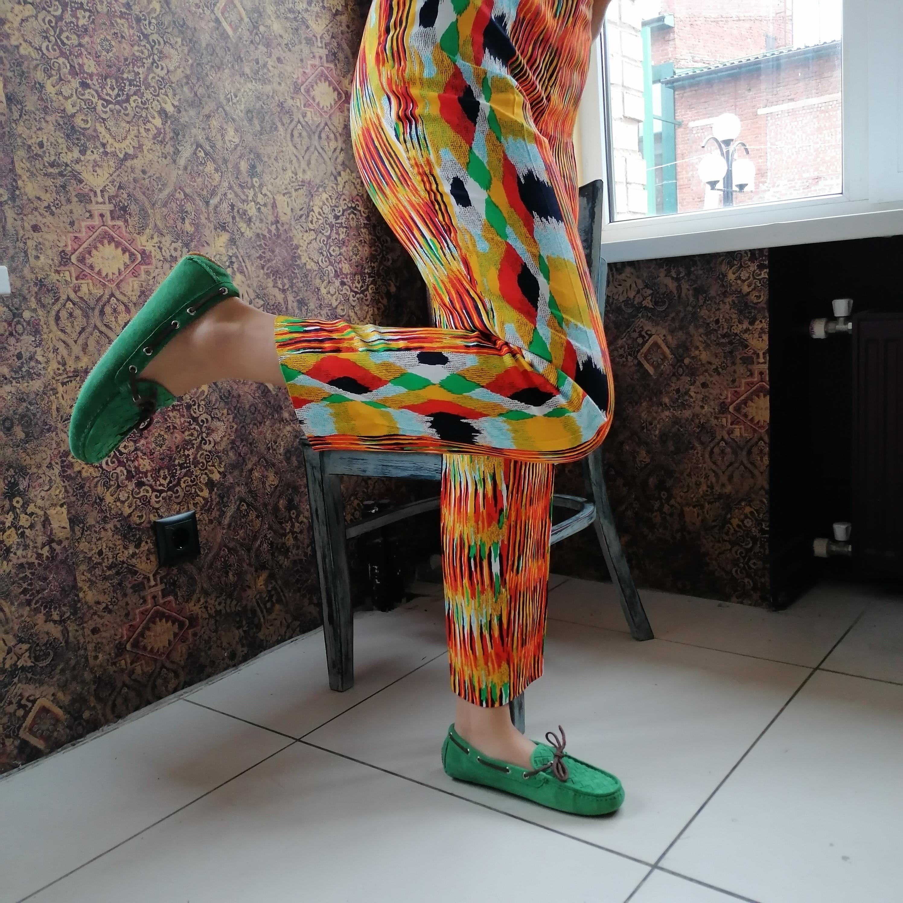 Pantalon court imprimé abstrait Celine 2000s / Multiple colors en vente 12