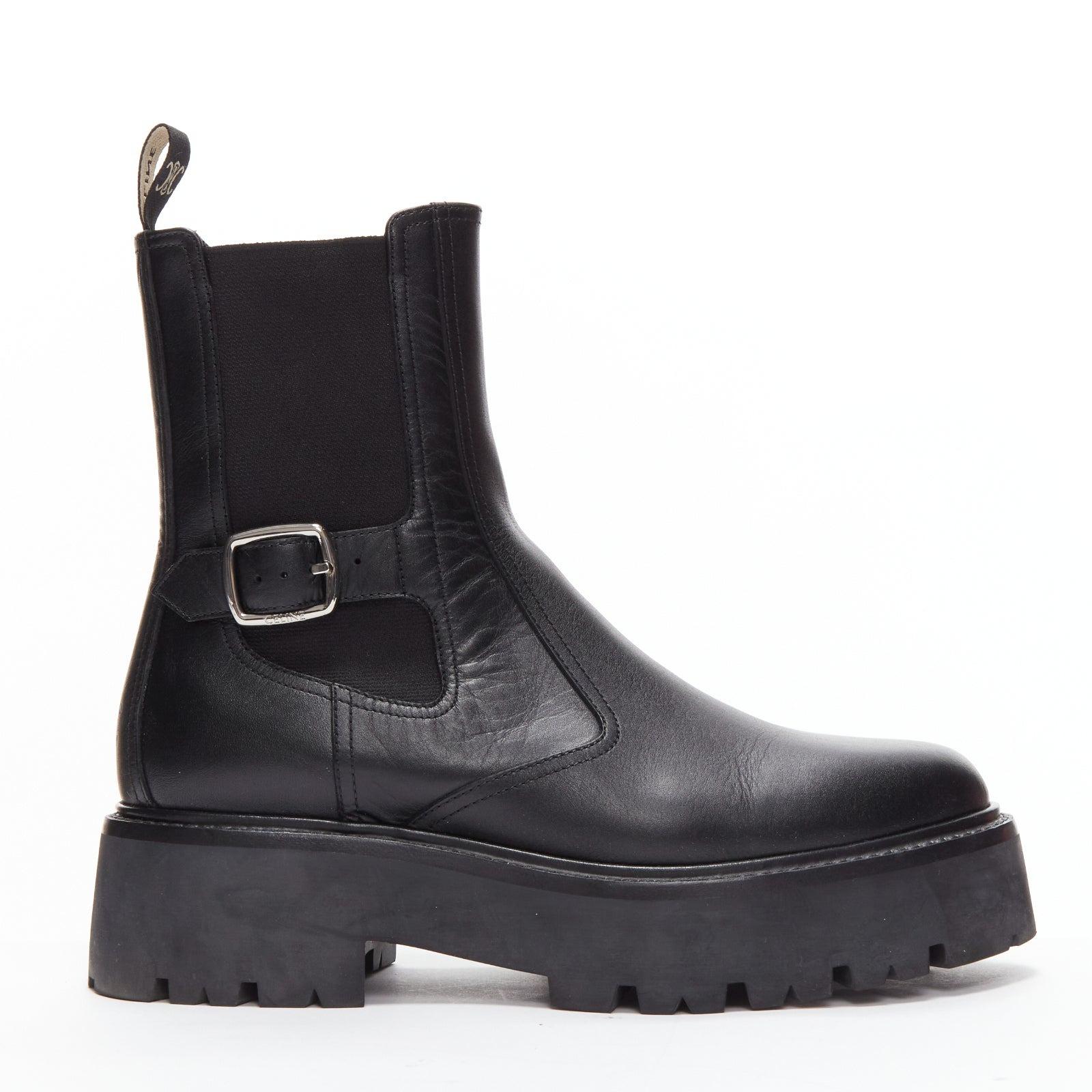CELINE 2022 Bulky Chelsea black calfskin leather buckles biker boots EU39
Reference: TGAS/E00773
Brand: Celine
Designer: Hedi Slimane
Model: Bulky Chelsea
Collection: 2022
Material: Leather
Color: Black, Silver
Pattern: Solid
Closure: Slip