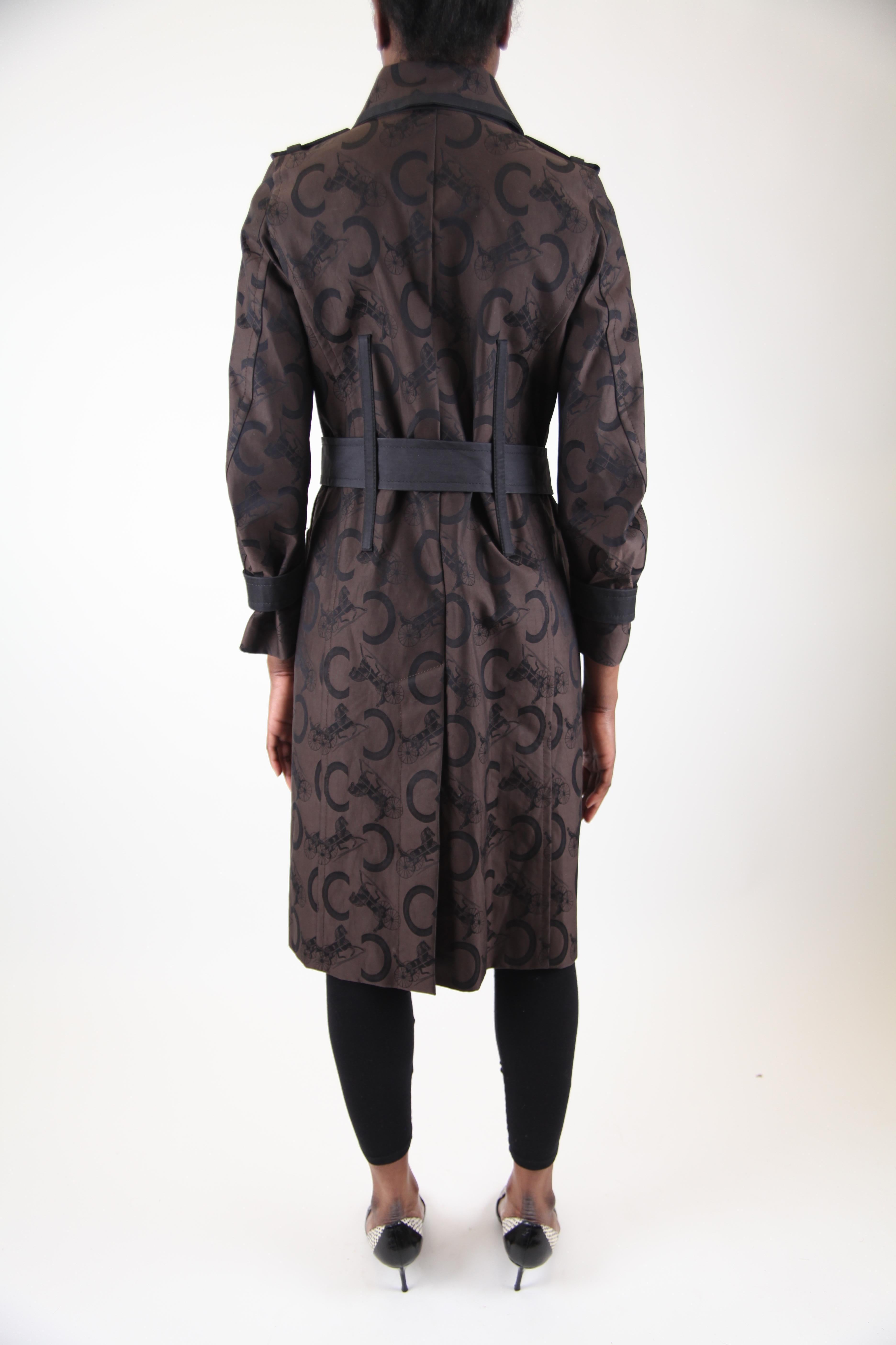Trench-coat militaire à imprimé logo noir et chocolat de style Celine des années 70, vers 2019 Excellent état - En vente à London, GB