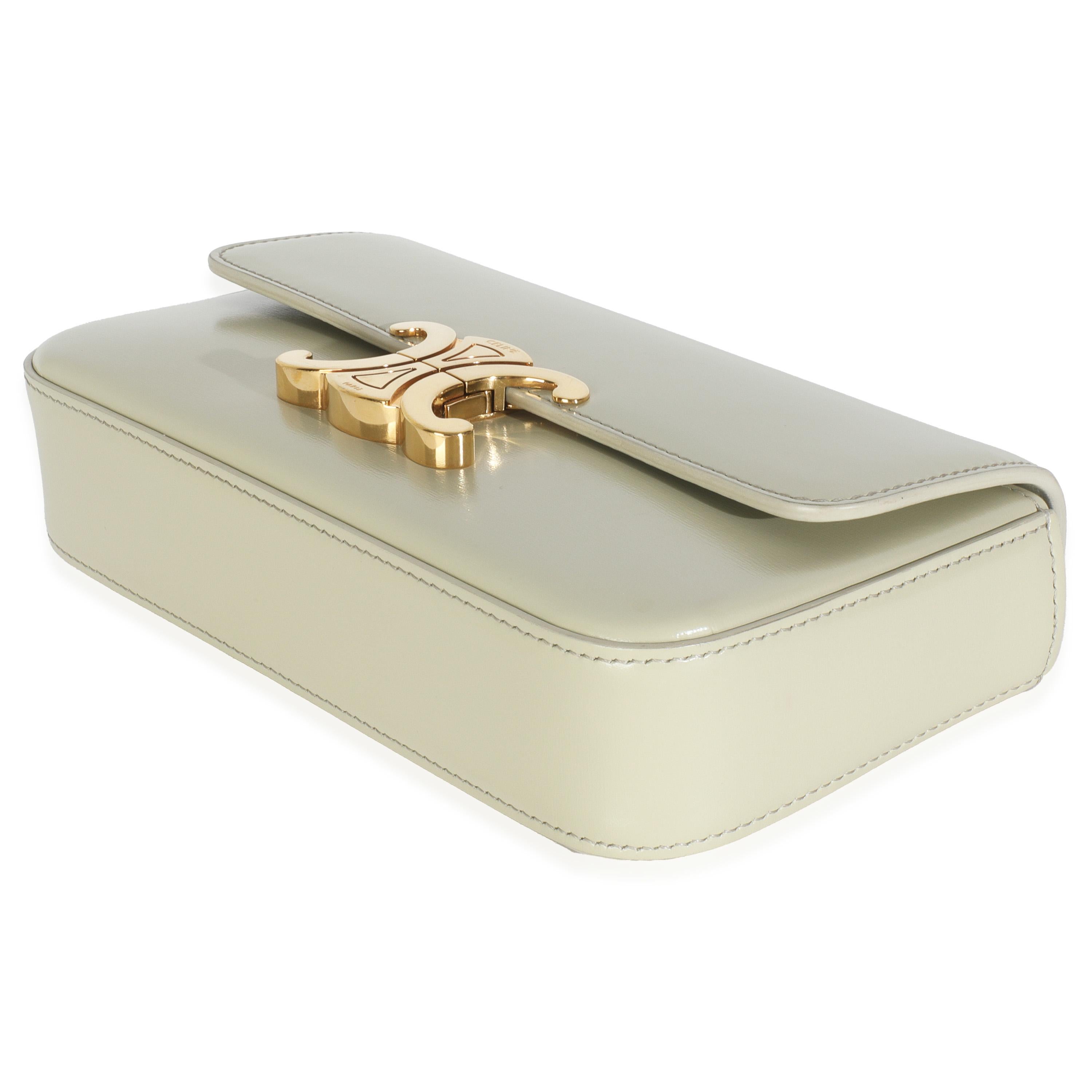 Celine Almond Green Shiny Calfskin Triomphe Chain Shoulder Bag Pour femmes en vente