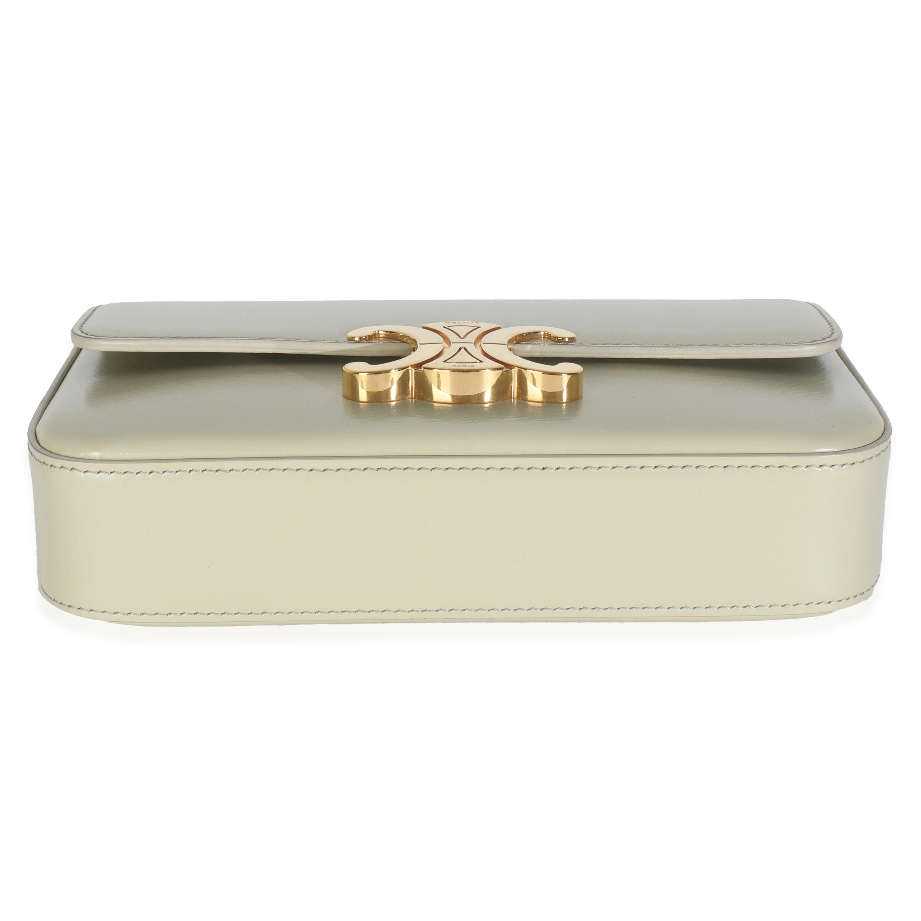 Celine Almond Green Shiny Calfskin Triomphe Chain Shoulder Bag en vente 3