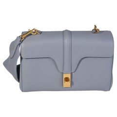 Céline - Sac souple en veau grainé bleu arctique pour adolescent, taille 16