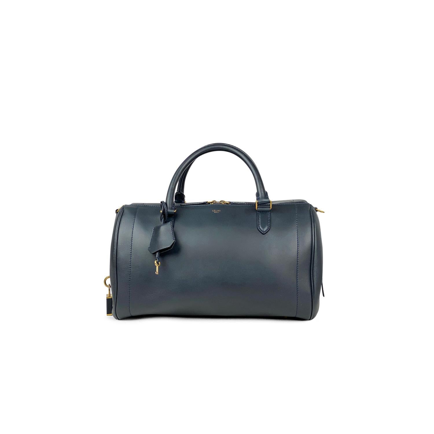 Celine Asymmetrical Duffle Bag In Good Condition For Sale In Sundbyberg, SE