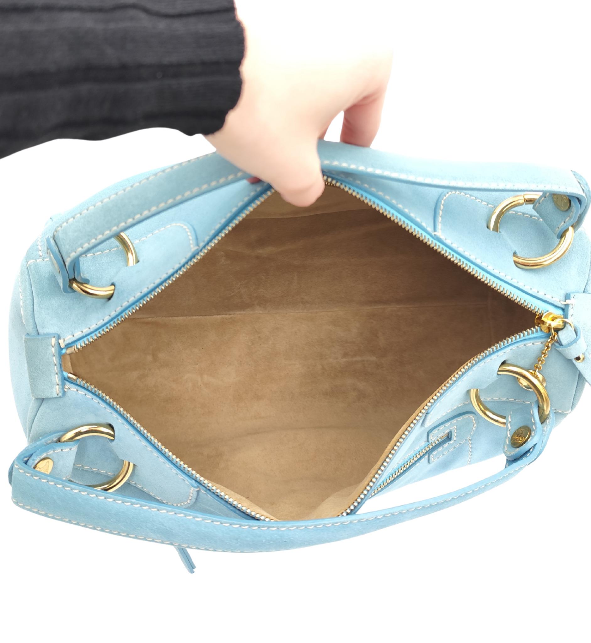 Sac bowling en daim bleu ciel de Celine en vente 5