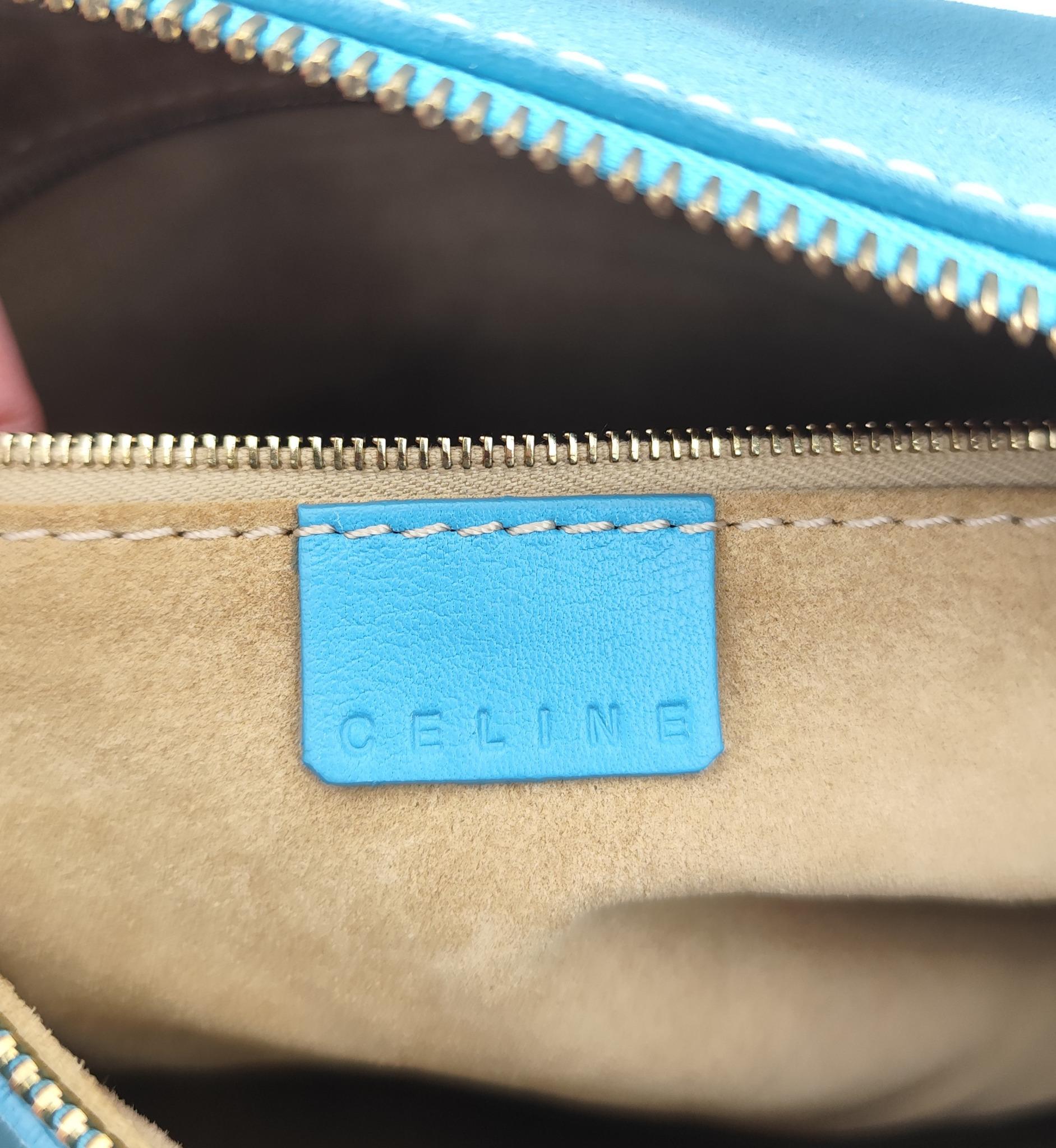 Sac bowling en daim bleu ciel de Celine en vente 11