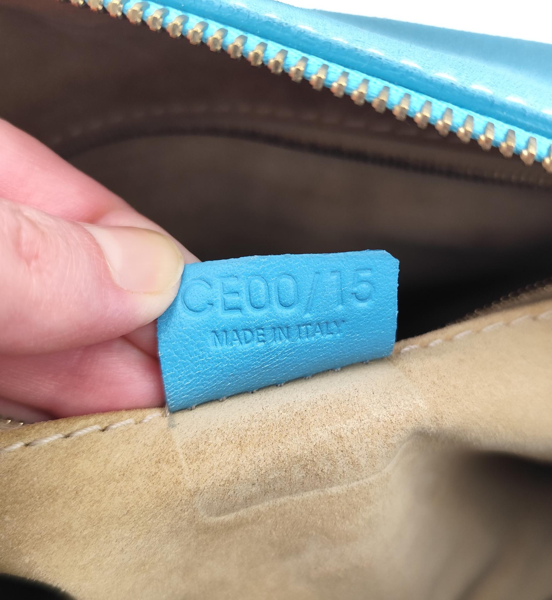 Sac bowling en daim bleu ciel de Celine en vente 12