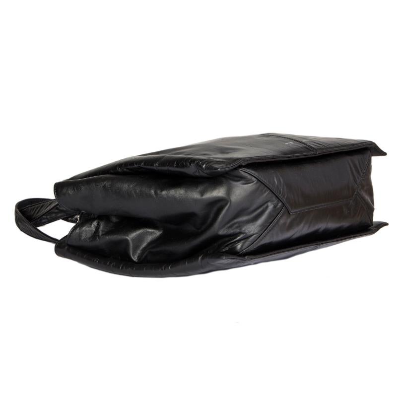 CELINE back leather TRI-FOLD Shoulder Bag In Excellent Condition In Zürich, CH