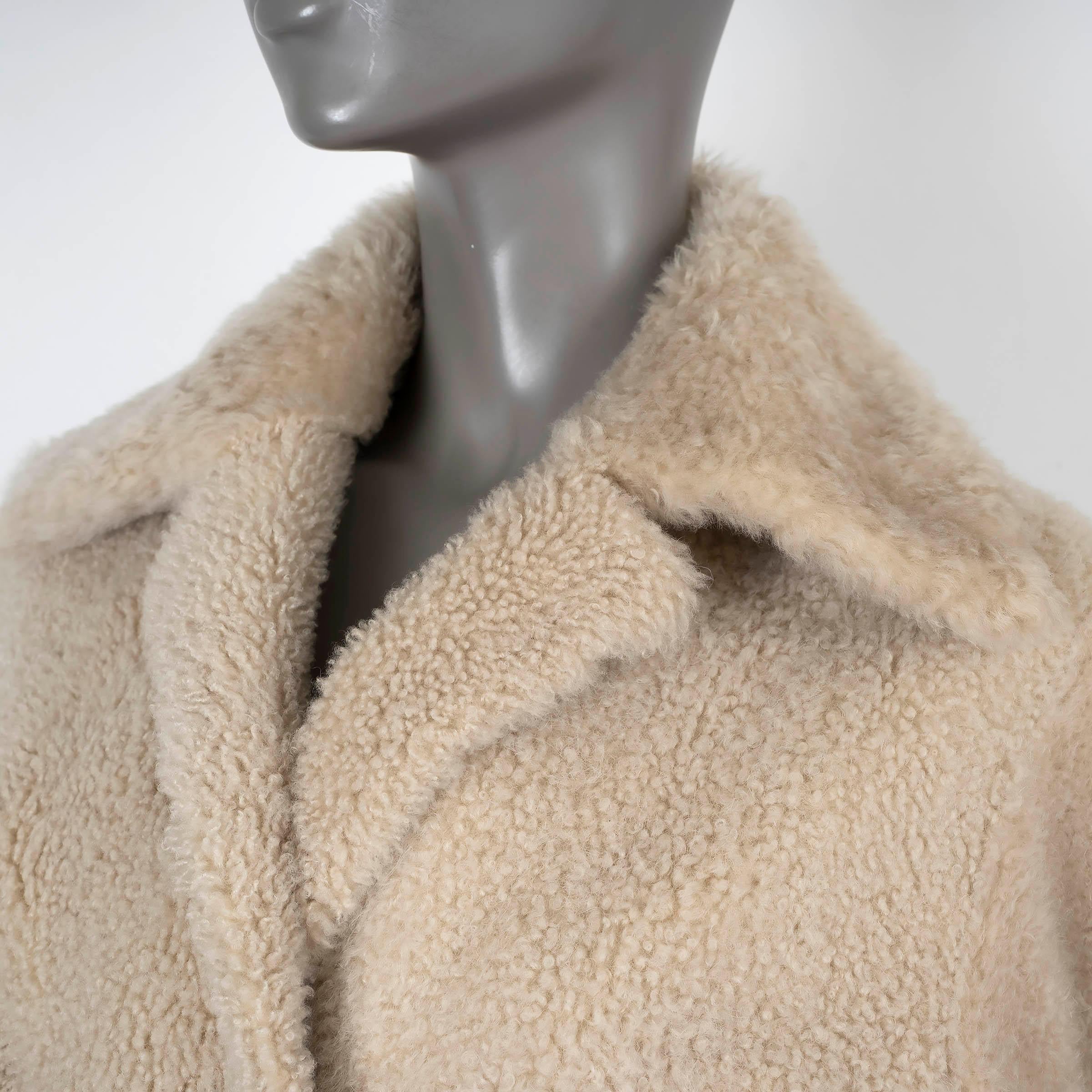 Women's CELINE beige 2018 BELTED SHEARLING Coat Jacket 36 XS For Sale