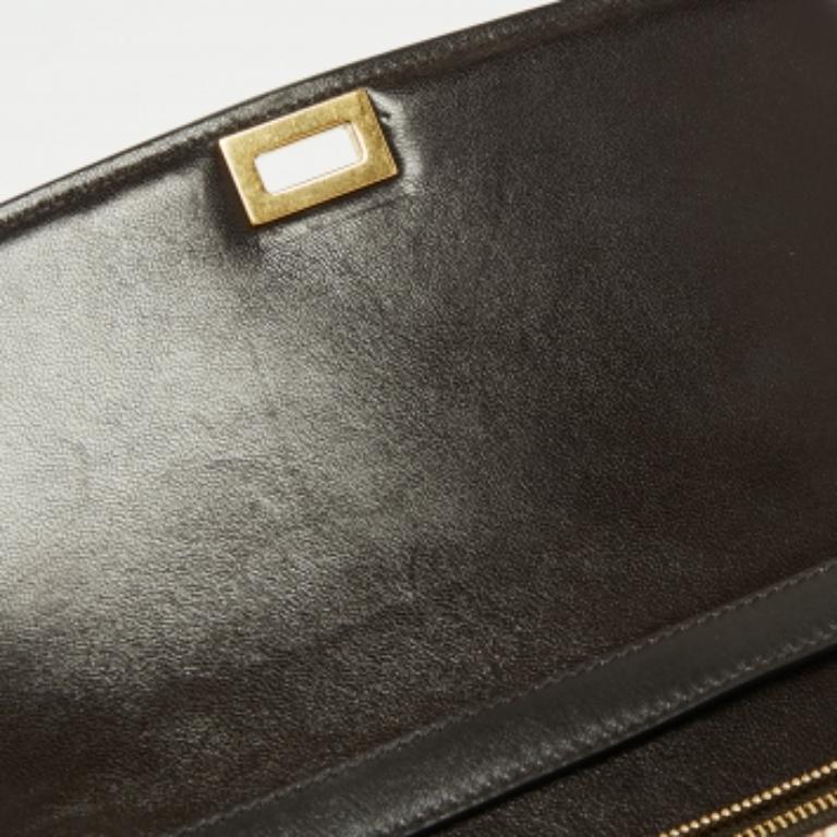 Celine Beige/Cream Watersnake Medium Classic Box Shoulder Bag For Sale 3