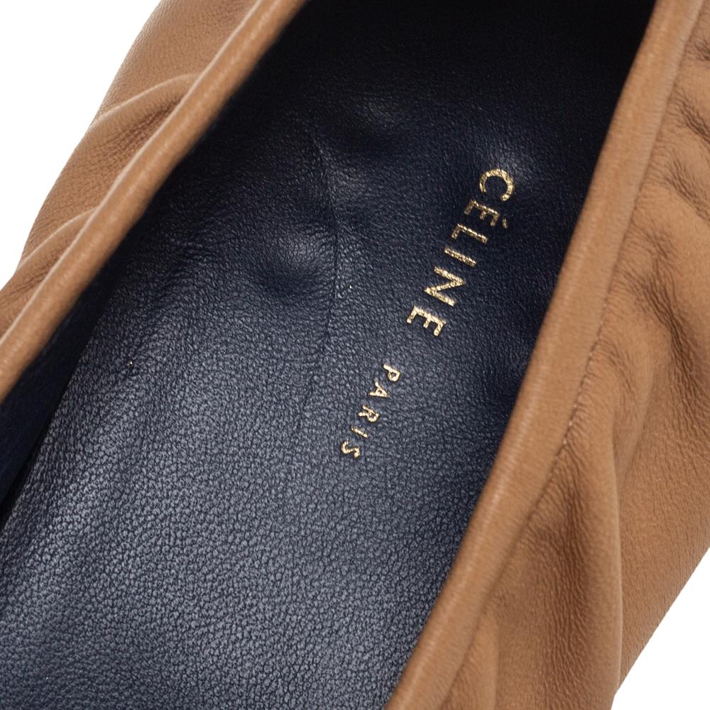 Celine Bombas de tacón bloque de bailarina de cuero beige Scrunch Talla 39 1