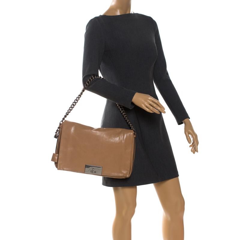 Celine Beige Leather Turnlock Flap Shoulder Bag In Good Condition In Dubai, Al Qouz 2