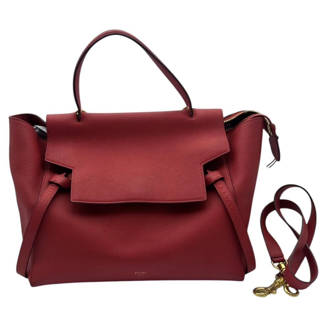 CELINE Gürteltasche „Micro“, rot, genarbtes Kalbsleder, goldene Beschläge, Klapp-Schultertasche