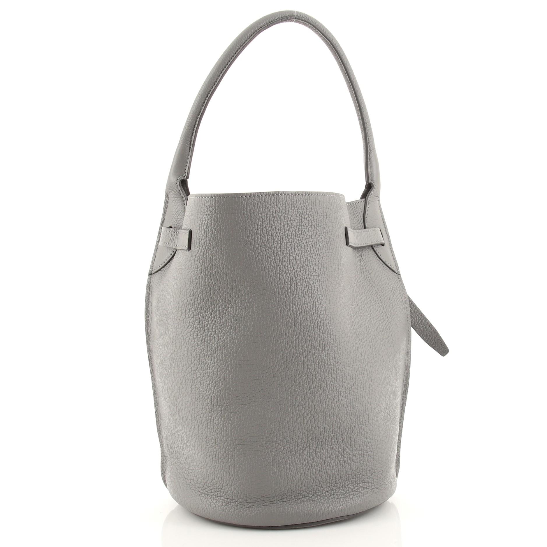 Große Tasche von Celine aus Leder im Zustand „Gut“ in NY, NY