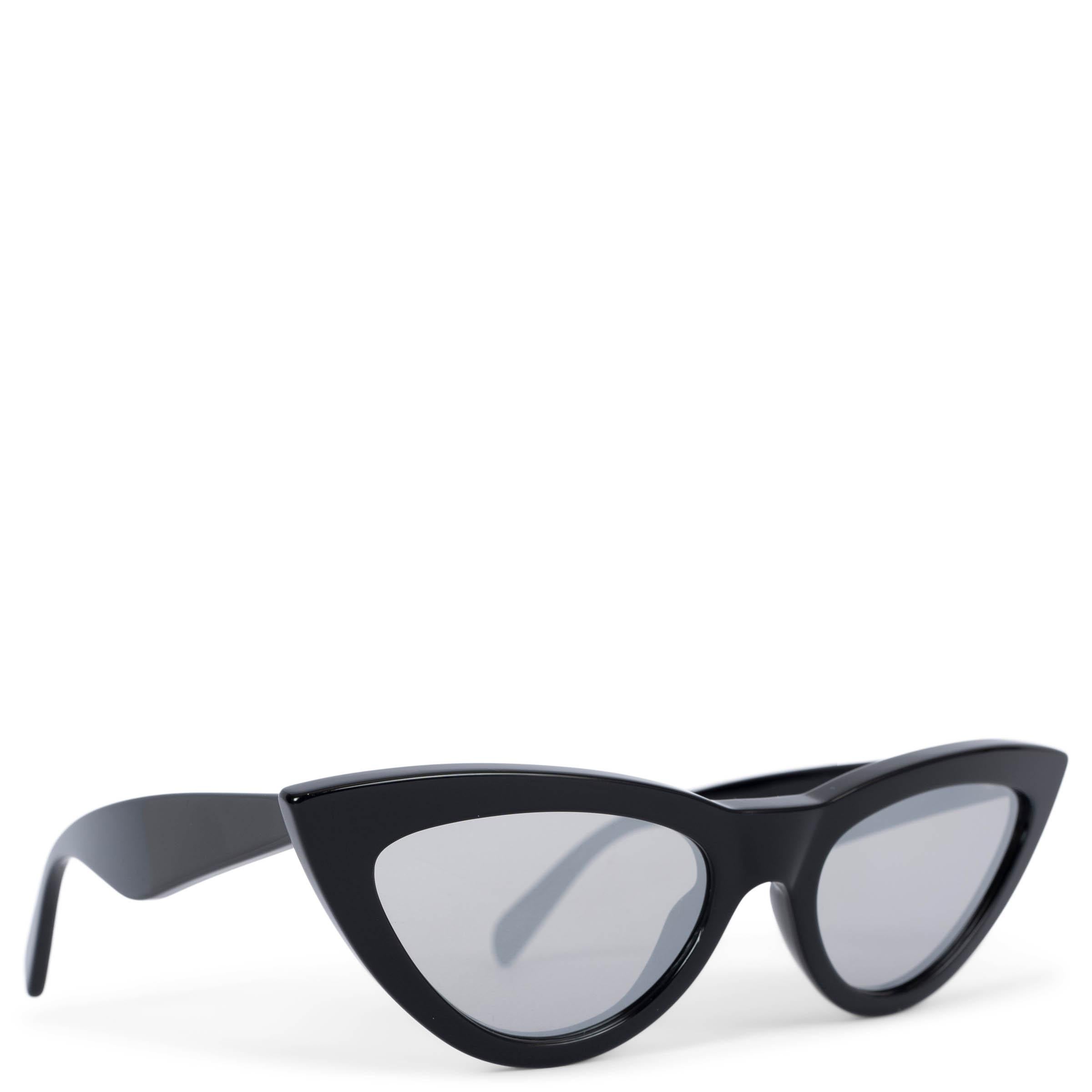 100% authentic Céline cat-eye sunglasses in black acetate and mirrored lenses. Have been worn and are in excellent condition. Comes with soft case. 

Measurements
Model	CL40019I 01C 56*20 145 *2
Width	15.5cm (6in)
Height	4.4cm (1.7in)

All our