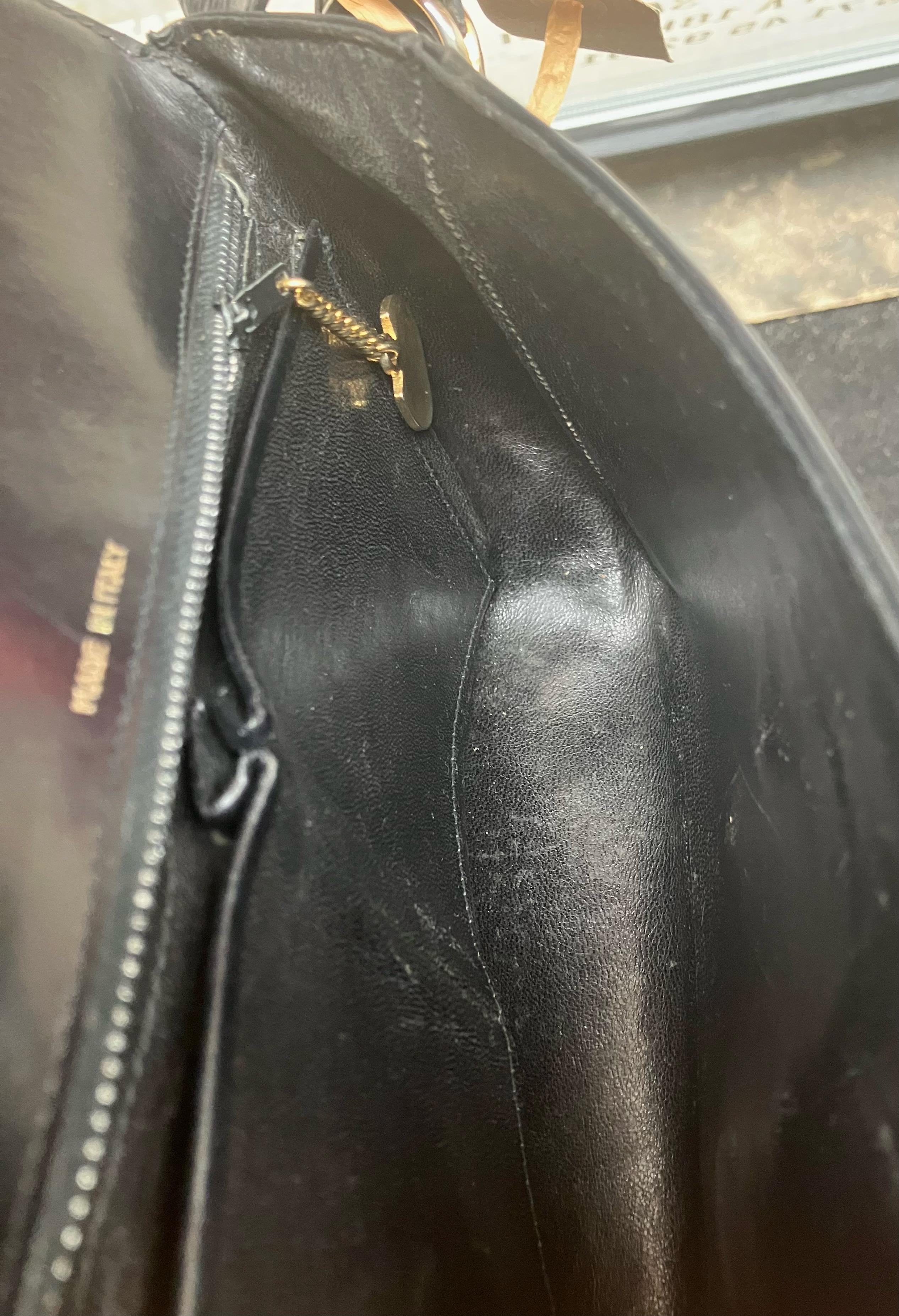 Bolso bandolera de piel caja negra Celine en venta 2